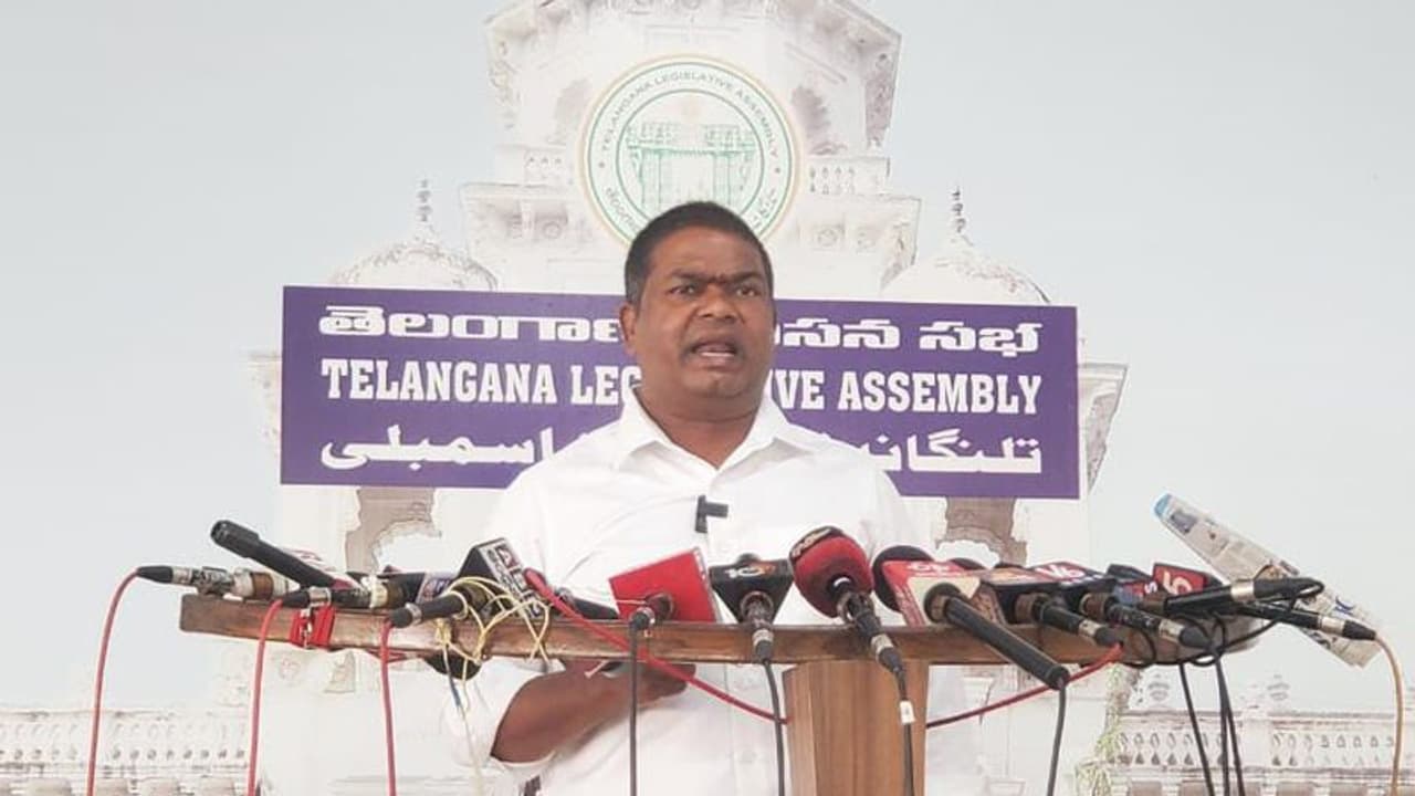 కాంగ్రెస్, బీజేపీ ఎమ్మెల్యేలకు సబ్జెక్ట్ తెలీదు టీఆర్ఎస్ ఎమ్మెల్యే జీవన్ రెడ్డి కాంగ్రెస్, బీజేపీ ఎమ్మెల్యేలకు సబ్జెక్ట్ తెలీదు టీఆర్ఎస్ ఎమ్మెల్యే జీవన్ రెడ్డి