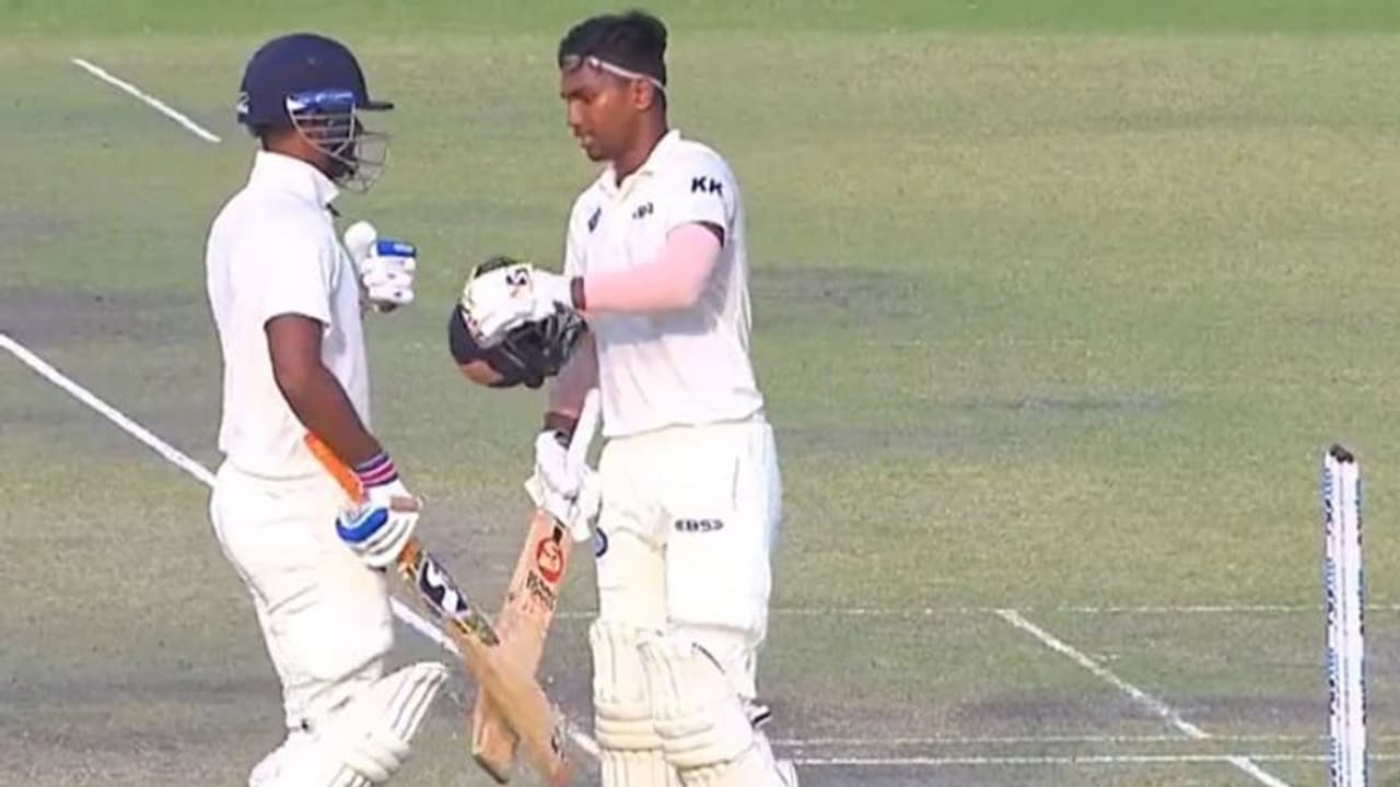 Ranji Trophy: దండయాత్ర ఇది జార్ఖండ్ దండయాత్ర..! జాలి, కరుణ లేకుండా నాగాలాండ్ పై రికార్డు స్కోరు Ranji Trophy: దండయాత్ర ఇది జార్ఖండ్ దండయాత్ర..! జాలి, కరుణ లేకుండా నాగాలాండ్ పై రికార్డు స్కోరు