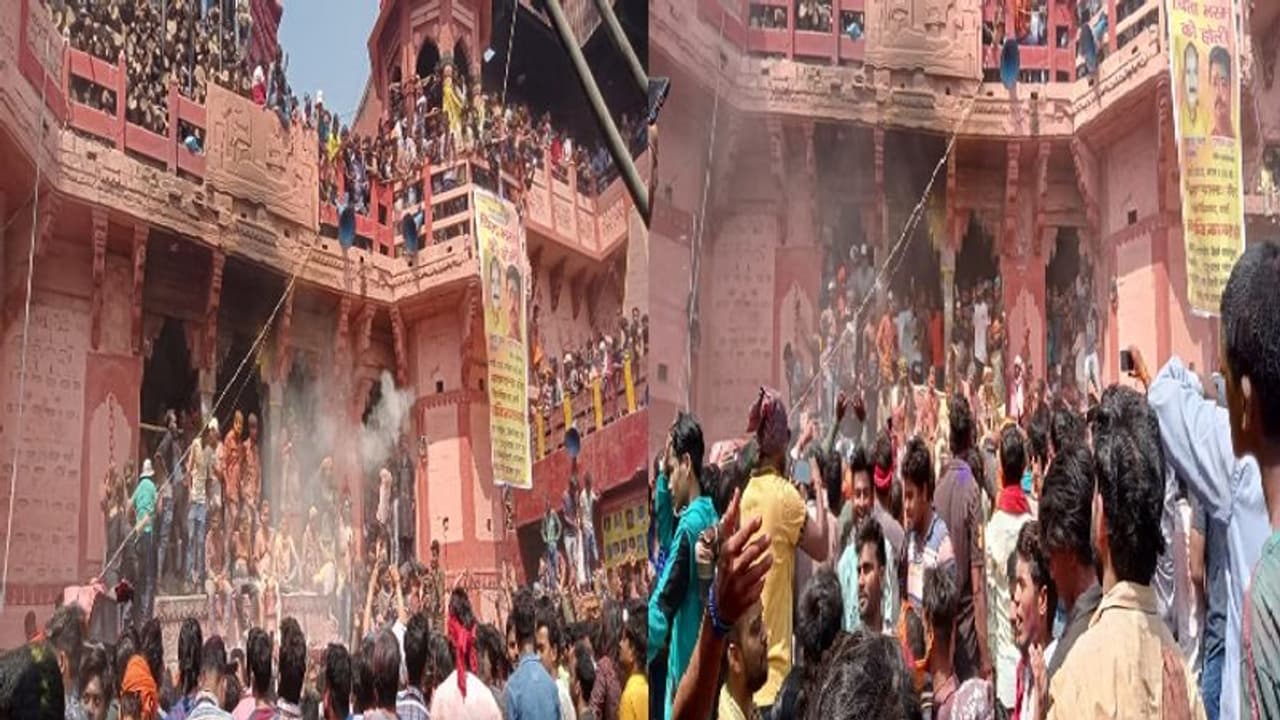 Special Story:बाबा विश्वनाथ ने दिगम्बर रूप में भक्तों संग खेले होली, जाने क्यों खास है काशी में मसाने की होली Special Story:बाबा विश्वनाथ ने दिगम्बर रूप में भक्तों संग खेले होली, जाने क्यों खास है काशी में मसाने की होली