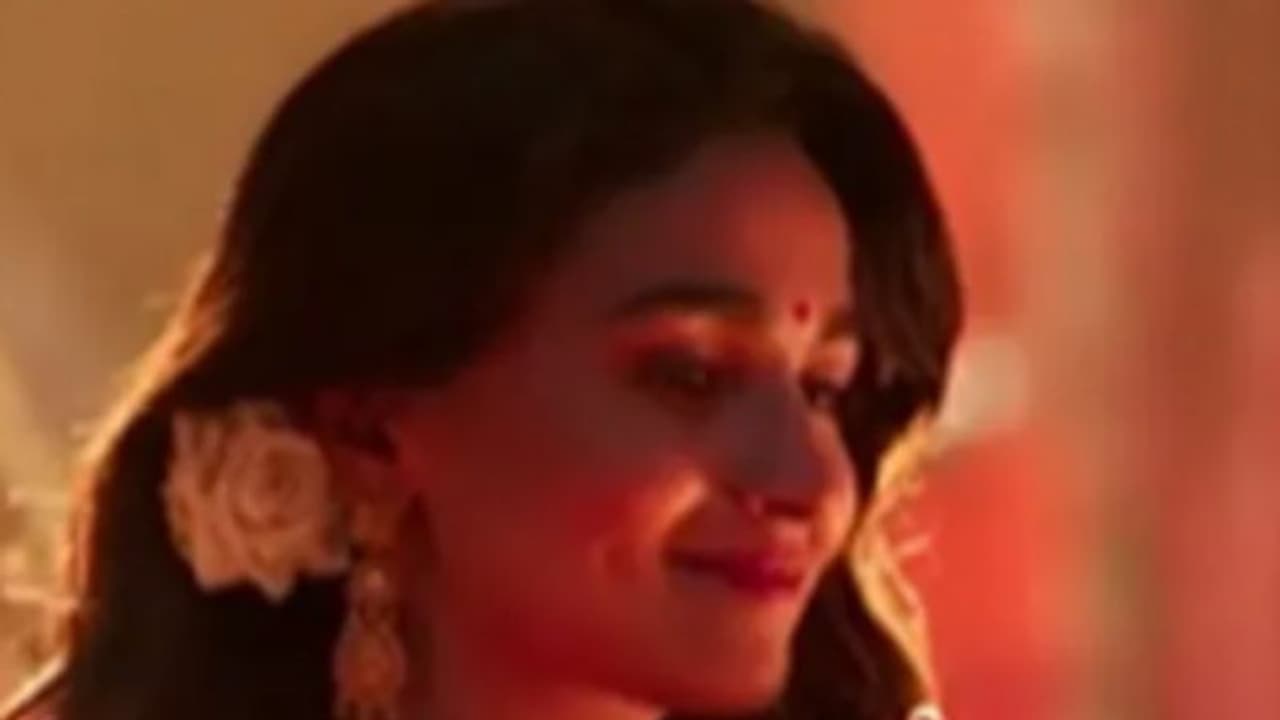 Brahmastra : രണ്ബിറിനൊപ്പം 'ബ്രഹ്മാസ്ത്ര', ചിത്രത്തിന്റെ ഫസ്റ്റ് വിഷ്വല്സ് പുറത്തുവിട്ട് ആലിയ ഭട്ട് Brahmastra : രണ്ബിറിനൊപ്പം 'ബ്രഹ്മാസ്ത്ര', ചിത്രത്തിന്റെ ഫസ്റ്റ് വിഷ്വല്സ് പുറത്തുവിട്ട് ആലിയ ഭട്ട്