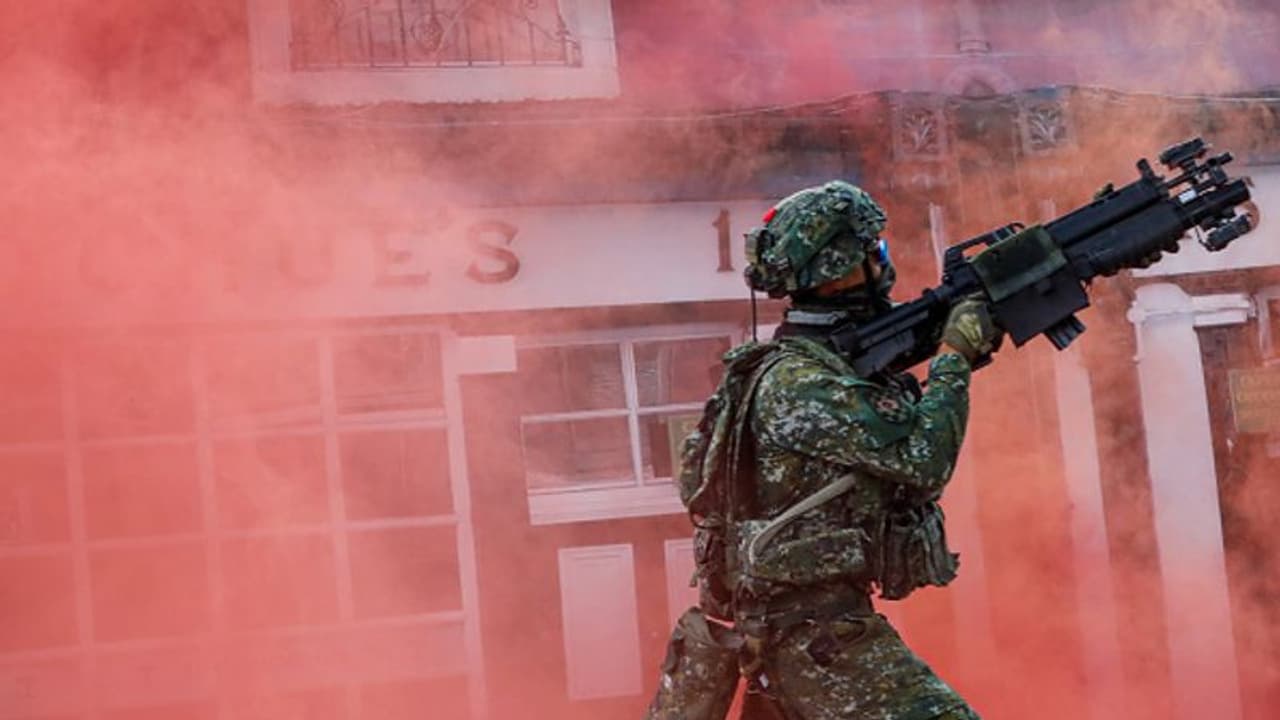 यूक्रेन में फॉक्स न्यूज के कैमरामैन की हत्या, रिपोर्टर घायल, मीडियाकर्मियों को लगातार बनाया जा रहा निशाना यूक्रेन में फॉक्स न्यूज के कैमरामैन की हत्या, रिपोर्टर घायल, मीडियाकर्मियों को लगातार बनाया जा रहा निशाना