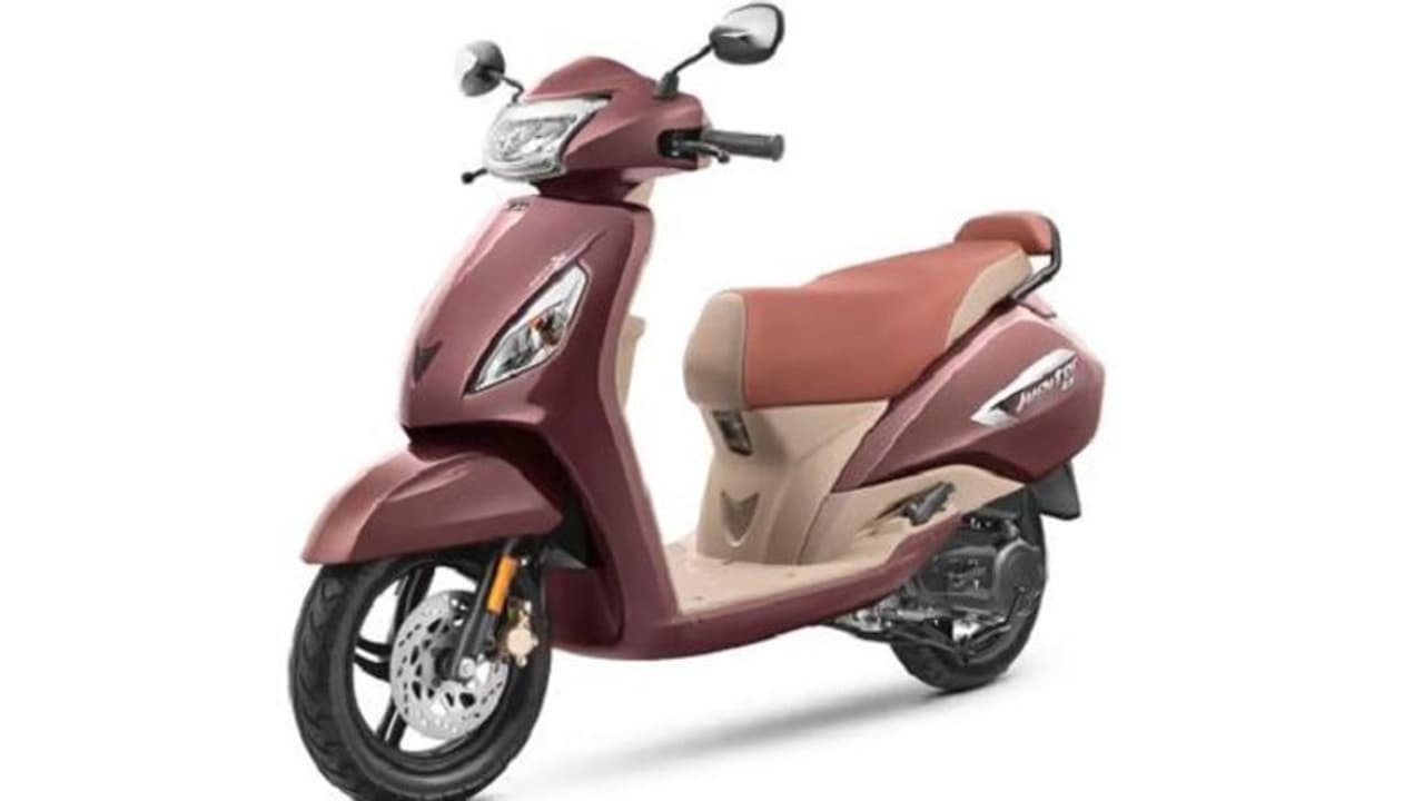 మీ వాయిస్పై పని చేసే టివిఎస్ లేటెస్ట్ స్కూటర్.. ఇండియాలో విక్రయించబడుతున్న ఏకైక 110cc స్కూటర్ ఇదే.. మీ వాయిస్పై పని చేసే టివిఎస్ లేటెస్ట్ స్కూటర్.. ఇండియాలో విక్రయించబడుతున్న ఏకైక 110cc స్కూటర్ ఇదే..