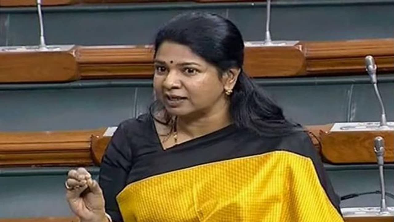 இதுதான் ஒரே நாடு லட்சணமா.? தெற்கு ரயில்வேக்கு 59 கோடி, வடக்கு ரயில்வேக்கு 13 ஆயிரம் கோடியா.? டாராக்கிய கனிமொழி இதுதான் ஒரே நாடு லட்சணமா.? தெற்கு ரயில்வேக்கு 59 கோடி, வடக்கு ரயில்வேக்கு 13 ஆயிரம் கோடியா.? டாராக்கிய கனிமொழி