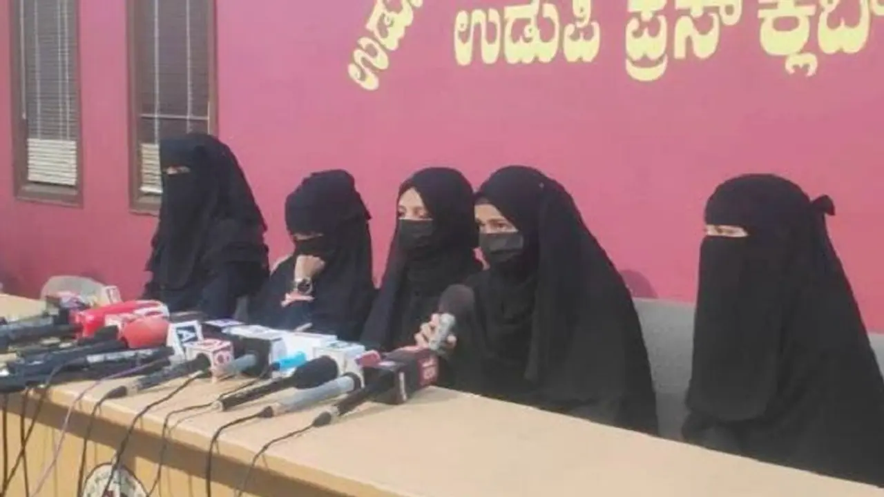 ಶಿಕ್ಷಣಕ್ಕಿಂತ ಧರ್ಮ ಮೇಲು ಎಂಬುದನ್ನು ಸಾಬೀತು ಮಾಡಿದ ಉಡುಪಿ ಹಿಜಾಬ್ ಹೋರಾಟಗಾರ್ತಿಯರು