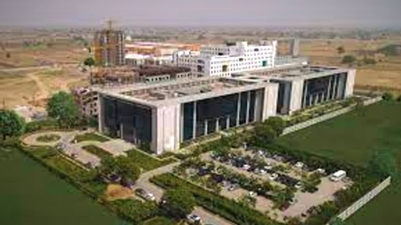 'দেশ বিরোধী কাজ করব না', উত্তরপ্রদেশে কলেজে পড়তে গেলে দিতে হবে মুচলেকা 'দেশ বিরোধী কাজ করব না', উত্তরপ্রদেশে কলেজে পড়তে গেলে দিতে হবে মুচলেকা