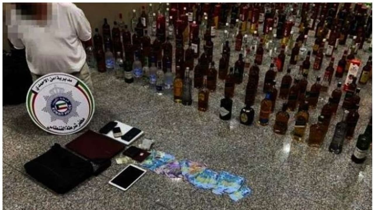 Expat Arrested: ഇറക്കുമതി ചെയ്ത 511 കുപ്പി മദ്യവുമായി പ്രവാസി അറസ്റ്റില് Expat Arrested: ഇറക്കുമതി ചെയ്ത 511 കുപ്പി മദ്യവുമായി പ്രവാസി അറസ്റ്റില്