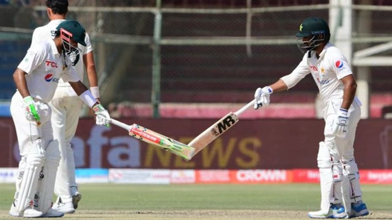 ஆஸி., இதை சத்தியமா எதிர்பார்க்கல..பாபர் அசாம் சதம்; ஷாஃபிக் செம பேட்டிங்!கடின இலக்கை வெறித்தனமா விரட்டும் பாக் ஆஸி., இதை சத்தியமா எதிர்பார்க்கல..பாபர் அசாம் சதம்; ஷாஃபிக் செம பேட்டிங்!கடின இலக்கை வெறித்தனமா விரட்டும் பாக்