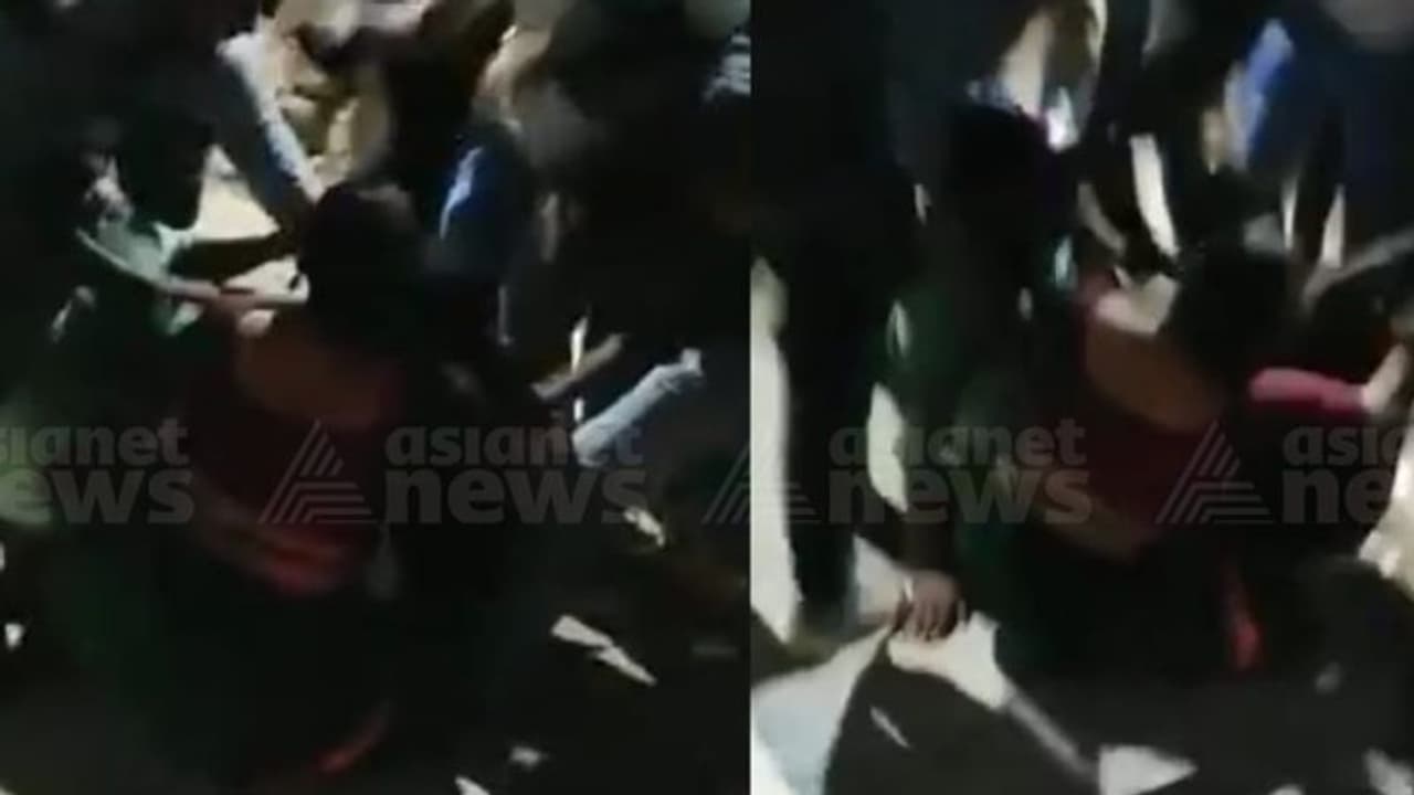 വനിതാ നേതാവിനോട് അതിക്രമം: അറസ്റ്റ് ഉടന് വേണം, ഇല്ലെങ്കില് മന്ത്രിമാരെ വഴിയില് തടയുമെന്ന് യൂത്ത് കോണ്ഗ്രസ് വനിതാ നേതാവിനോട് അതിക്രമം: അറസ്റ്റ് ഉടന് വേണം, ഇല്ലെങ്കില് മന്ത്രിമാരെ വഴിയില് തടയുമെന്ന് യൂത്ത് കോണ്ഗ്രസ്