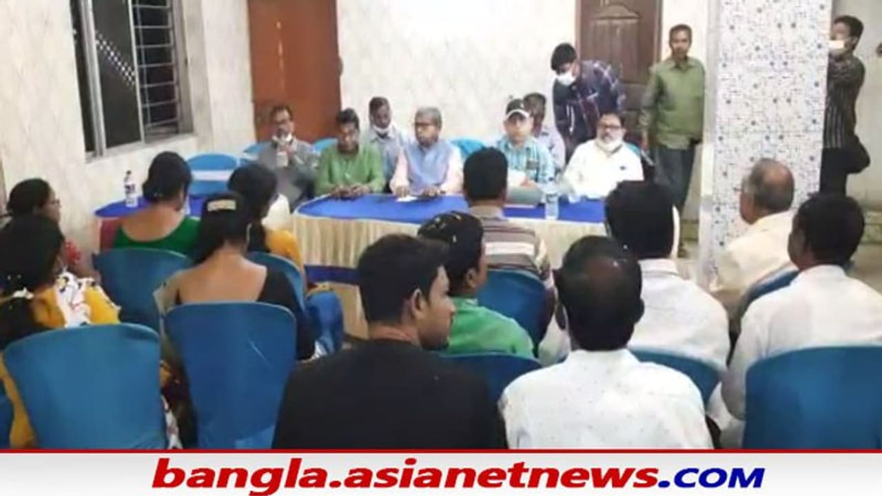 বোর্ড গঠনের আগেই খাম খুলে পদ ঘোষনা পশ্চিম মেদিনীপুরের ৭ পুরসভায়, বাড়ছে চাপানউতর বোর্ড গঠনের আগেই খাম খুলে পদ ঘোষনা পশ্চিম মেদিনীপুরের ৭ পুরসভায়, বাড়ছে চাপানউতর