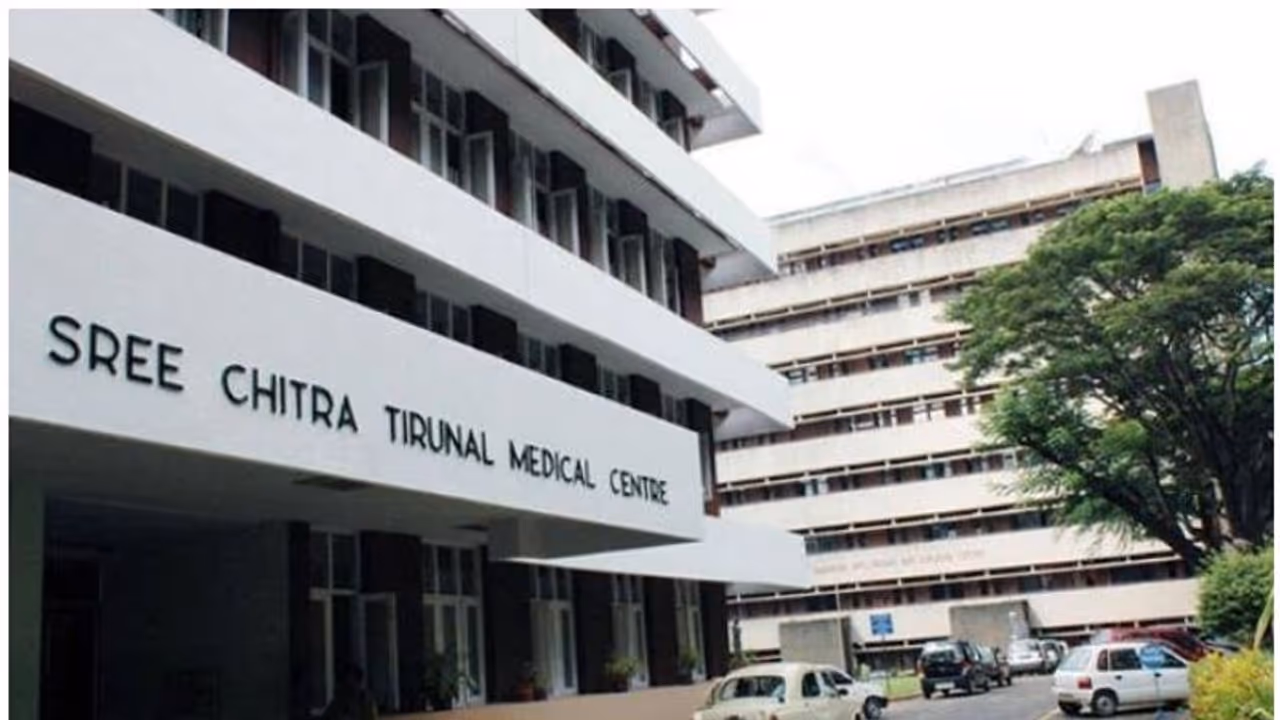 പാവപ്പെട്ടവർക്കുളള സൗജന്യ ചികിത്സ തുടരും; ആയുഷ്മാൻ ഭാരത് പദ്ധതി പുനഃസ്ഥാപിക്കുമെന്ന് ശ്രീ ചിത്ര ആശുപത്രി പാവപ്പെട്ടവർക്കുളള സൗജന്യ ചികിത്സ തുടരും; ആയുഷ്മാൻ ഭാരത് പദ്ധതി പുനഃസ്ഥാപിക്കുമെന്ന് ശ്രീ ചിത്ര ആശുപത്രി