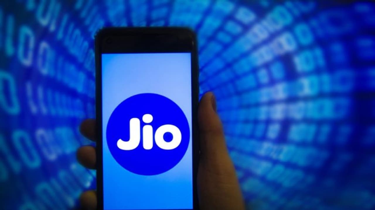 ಹೊಸ ದಾಖಲೆ ಬರೆದ ರಿಲಯನ್ಸ್, ಸ್ಥಿರ ದೂರವಾಣಿಯಲ್ಲಿ ಸೇವೆಯಲ್ಲಿ ಬಿಎಸ್​ಎನ್​ಎಲ್ ಹಿಂದಿಕ್ಕಿದ ಜಿಯೋ!