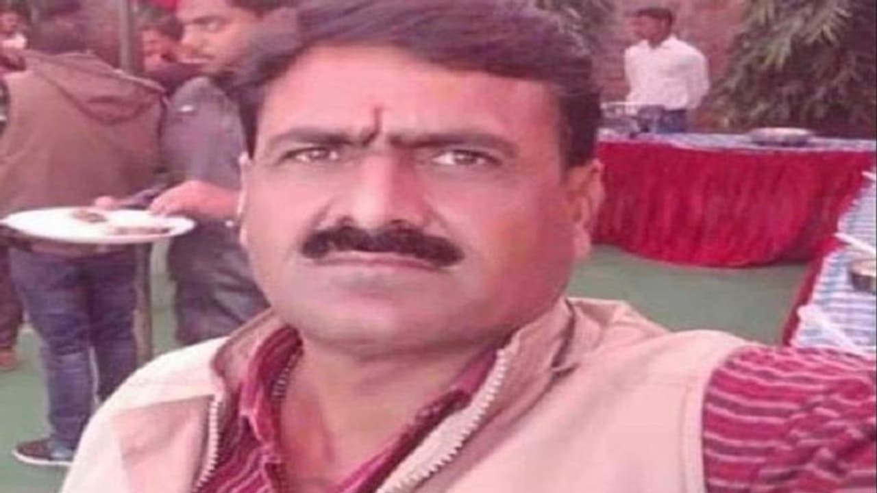 सपा प्रत्याशी को जिताने का लिया था जिम्मा, हार के बाद कार्यकर्ता ने इस बात से परेशान होकर दी जान सपा प्रत्याशी को जिताने का लिया था जिम्मा, हार के बाद कार्यकर्ता ने इस बात से परेशान होकर दी जान