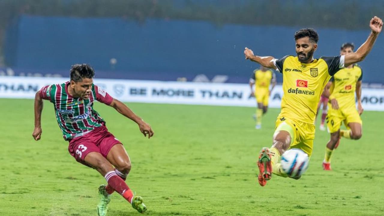 ISL: ആവേശപ്പോരില് ഹൈദരാബാദിനെ വീഴ്ത്തിയിട്ടും എടികെ പുറത്ത്, ഐഎസ്എല്ലില് ബ്ലാസ്റ്റേഴ്സ് ഹൈദരാബാദ് ഫൈനല് ISL: ആവേശപ്പോരില് ഹൈദരാബാദിനെ വീഴ്ത്തിയിട്ടും എടികെ പുറത്ത്, ഐഎസ്എല്ലില് ബ്ലാസ്റ്റേഴ്സ് ഹൈദരാബാദ് ഫൈനല്