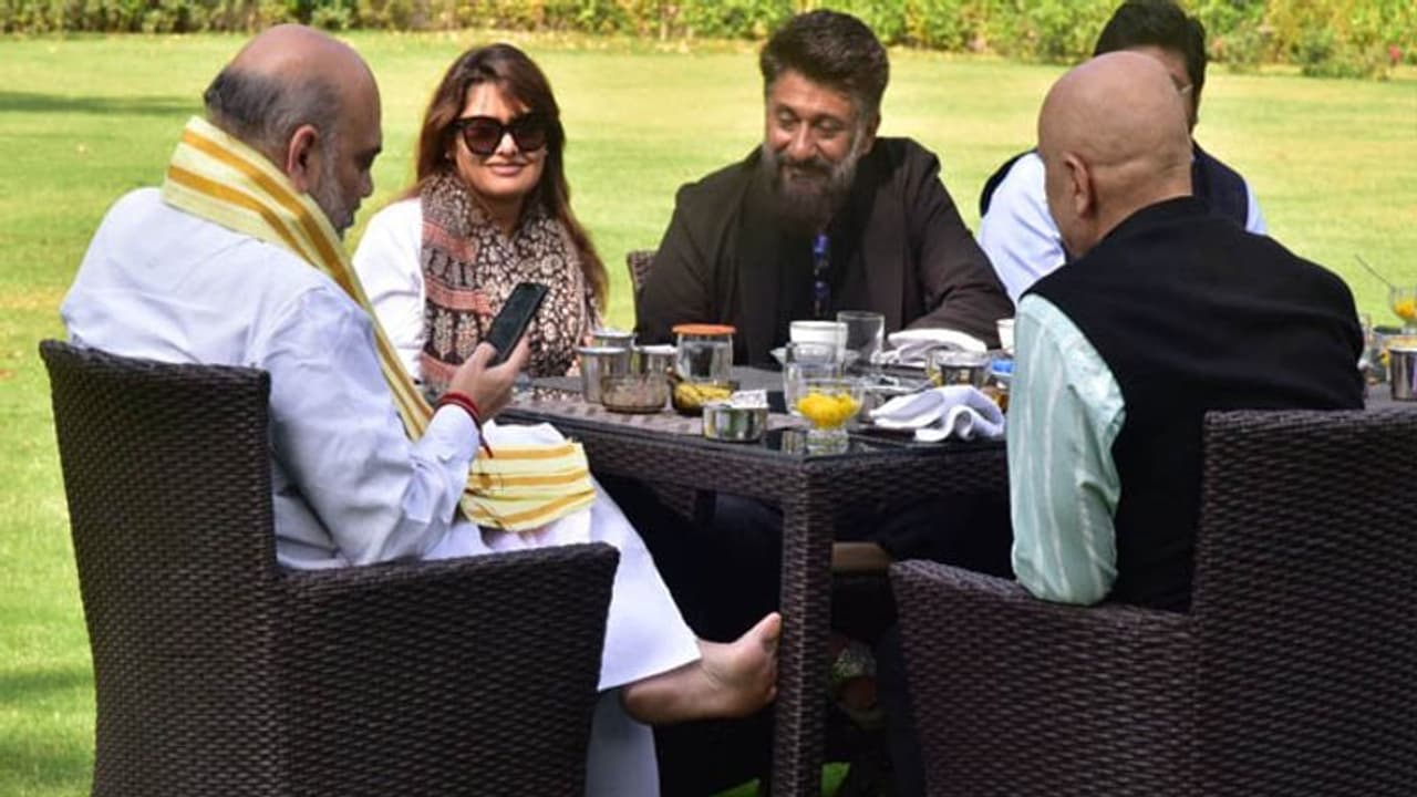 'द कश्मीर फाइल्स' के डायरेक्टर विवेक अग्निहोत्री को Y कैटेगरी की सुरक्षा, चौबीसों घंटे CRPF के पहरे में रहेंगे 'द कश्मीर फाइल्स' के डायरेक्टर विवेक अग्निहोत्री को Y कैटेगरी की सुरक्षा, चौबीसों घंटे CRPF के पहरे में रहेंगे