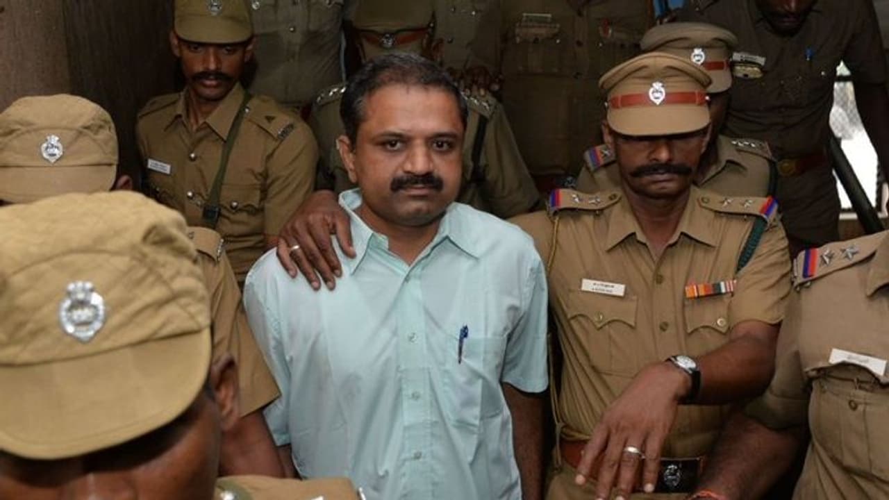 விடுதலை செய்யப்படுவாரா..? உச்சக்கட்ட எதிர்ப்பார்ப்பில் பேரறிவாளன் வழக்கில் இன்று தீர்ப்பு.. 