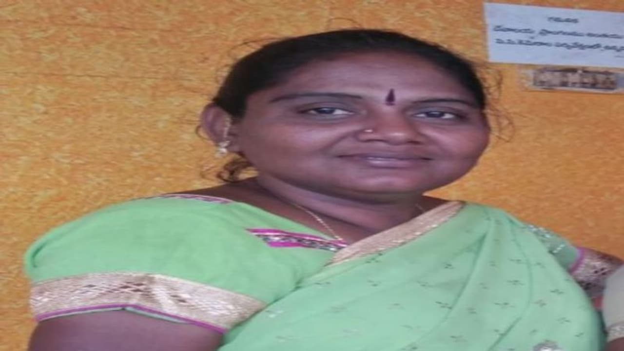 వీఏఓ నాగలక్ష్మి ఆత్మహత్య కేసులో ట్విస్ట్.. అలా జరిగితే కానీ నిందితుడి అరెస్ట్ కాలేదు.. వీఏఓ నాగలక్ష్మి ఆత్మహత్య కేసులో ట్విస్ట్.. అలా జరిగితే కానీ నిందితుడి అరెస్ట్ కాలేదు..