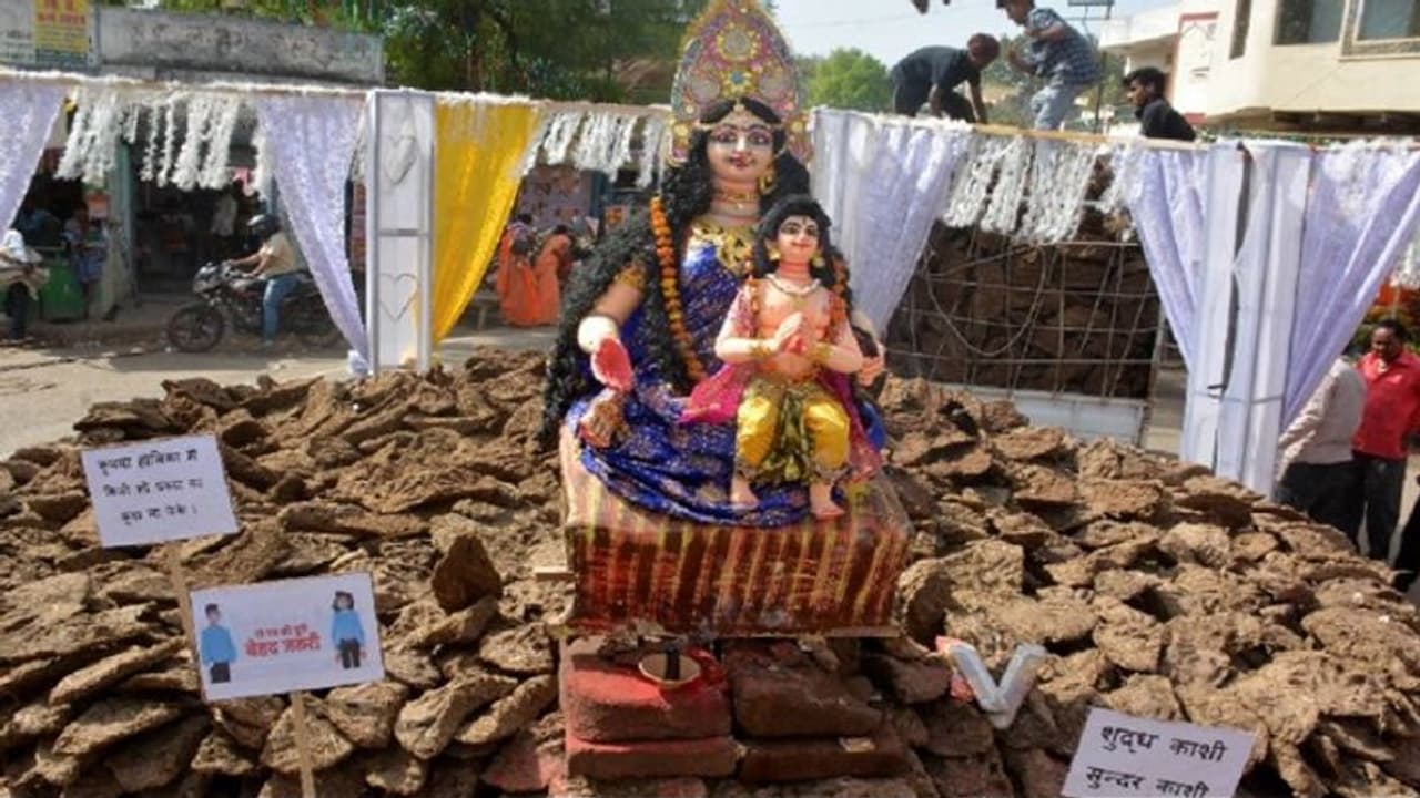 भगवान शिव की नगरी में जीवित है प्राचीन परंपराओं वाली होलिका, कई जगहों पर मिलता है वर्णन भगवान शिव की नगरी में जीवित है प्राचीन परंपराओं वाली होलिका, कई जगहों पर मिलता है वर्णन