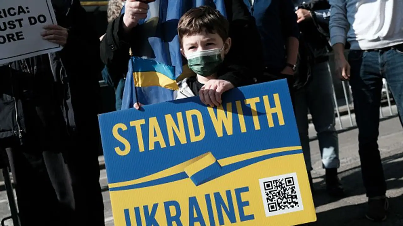 यूक्रेन से भागे लोगों को कनाडा में तीन साल तक अस्थायी वर्क परमिट व अस्थायी नागरिकता, इन लोगों को भी होगा लाभ यूक्रेन से भागे लोगों को कनाडा में तीन साल तक अस्थायी वर्क परमिट व अस्थायी नागरिकता, इन लोगों को भी होगा लाभ