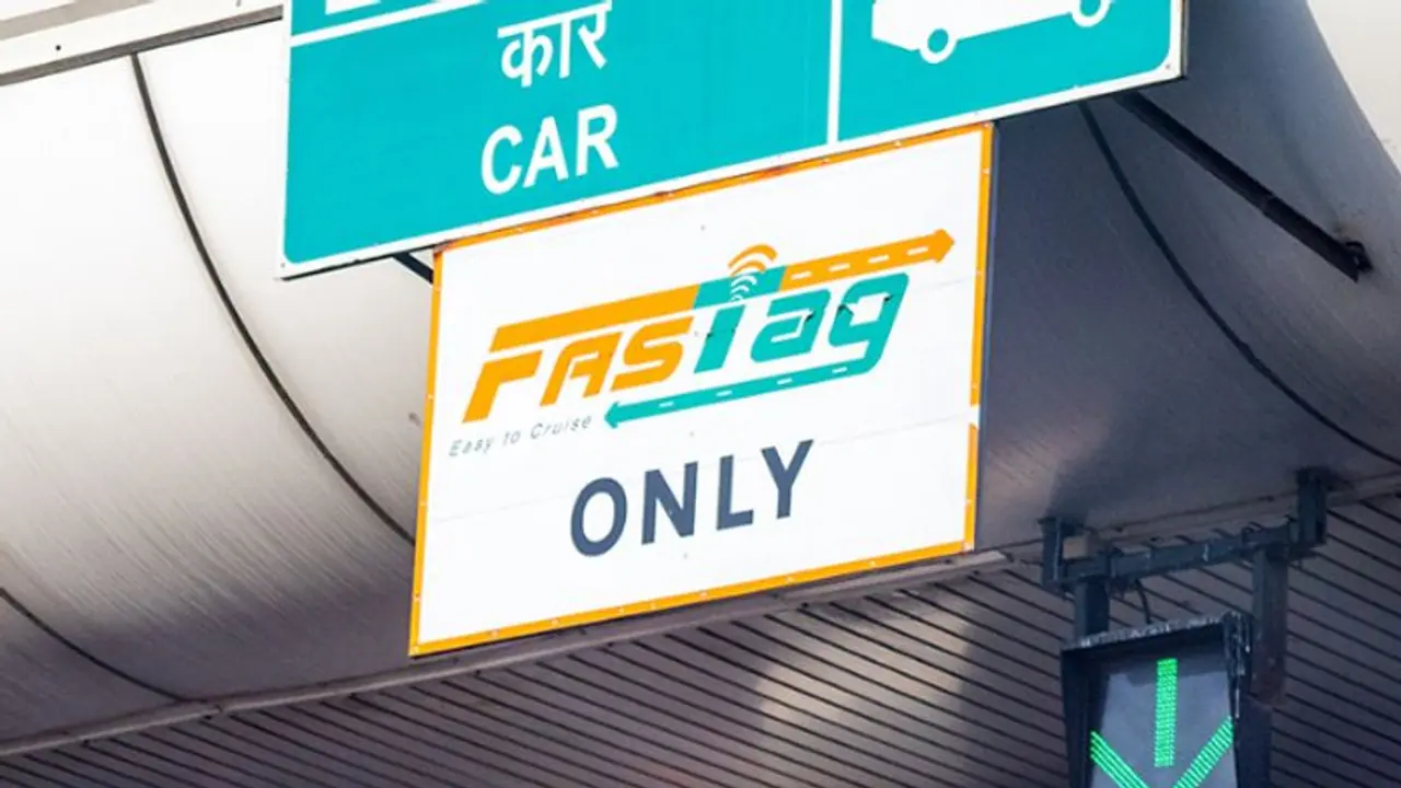 GPS Toll: ಶೀಘ್ರದಲ್ಲಿ Fastag ವ್ಯವಸ್ಥೆ ಅಂತ್ಯ, ಜಿಪಿಎಸ್ ಟೋಲ್ ಸಿಸ್ಟಮ್ ಆರಂಭ! GPS Toll: ಶೀಘ್ರದಲ್ಲಿ Fastag ವ್ಯವಸ್ಥೆ ಅಂತ್ಯ, ಜಿಪಿಎಸ್ ಟೋಲ್ ಸಿಸ್ಟಮ್ ಆರಂಭ!