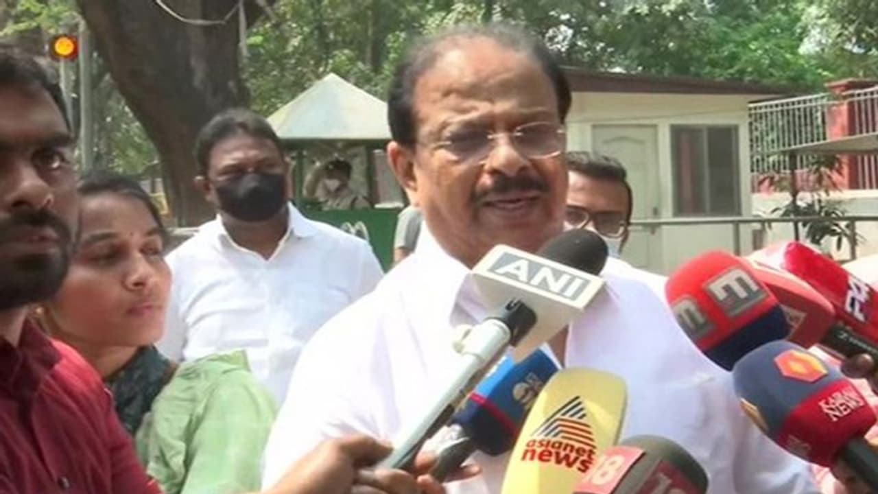 केरल से राज्यसभा जा सकते हैं कांग्रेस के ये नेता, प्रदेश अध्यक्ष ने सोनिया गांधी से मुलाकात कर सुझाए नाम केरल से राज्यसभा जा सकते हैं कांग्रेस के ये नेता, प्रदेश अध्यक्ष ने सोनिया गांधी से मुलाकात कर सुझाए नाम