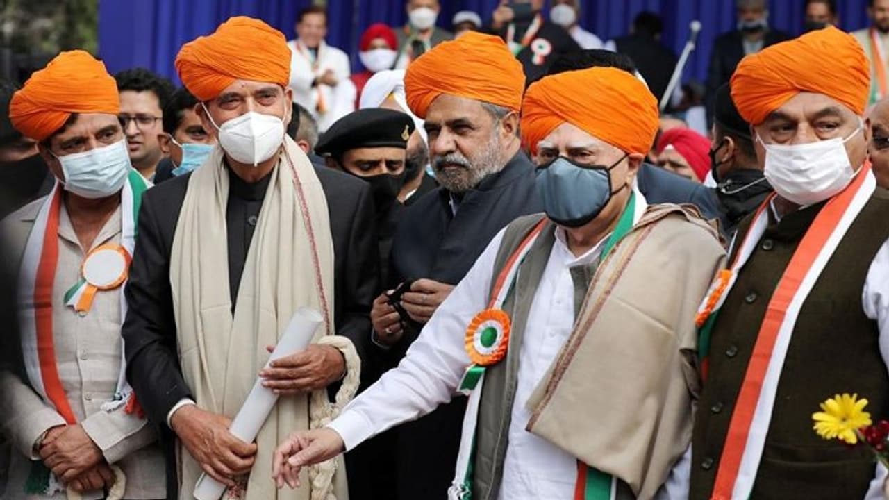 कांग्रेस के असंतुष्ट नेता गुलाम नबी के घर कर रहे बैठक, कपिल सिब्बल, आनंद शर्मा और भूपेंद्र हुड्डा हैं मौजूद कांग्रेस के असंतुष्ट नेता गुलाम नबी के घर कर रहे बैठक, कपिल सिब्बल, आनंद शर्मा और भूपेंद्र हुड्डा हैं मौजूद