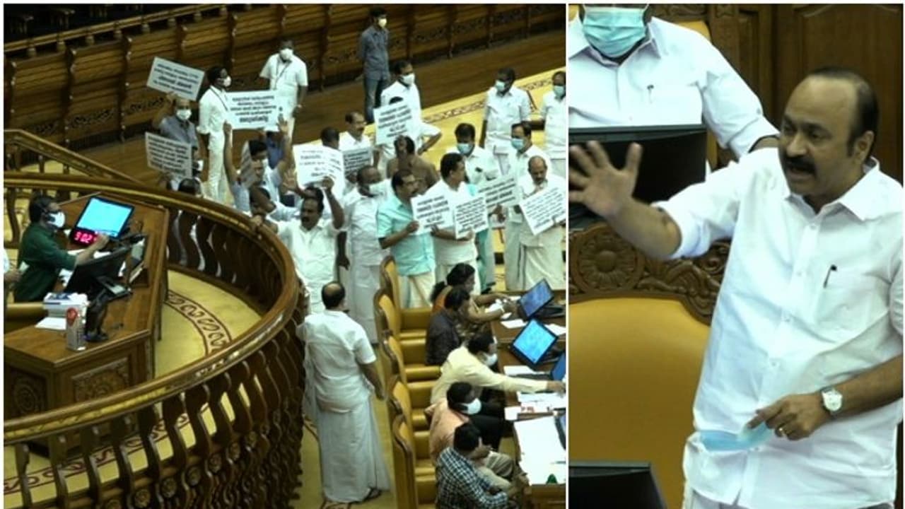 സിൽവർ ലൈനിൽ കത്തി സഭ; സഹകരിക്കാനാവില്ലെന്ന് വി ഡി സതീശൻ, നടുത്തളത്തിലിറങ്ങി, സഭ ബഹിഷ്കരിച്ച് പ്രതിപക്ഷം സിൽവർ ലൈനിൽ കത്തി സഭ; സഹകരിക്കാനാവില്ലെന്ന് വി ഡി സതീശൻ, നടുത്തളത്തിലിറങ്ങി, സഭ ബഹിഷ്കരിച്ച് പ്രതിപക്ഷം