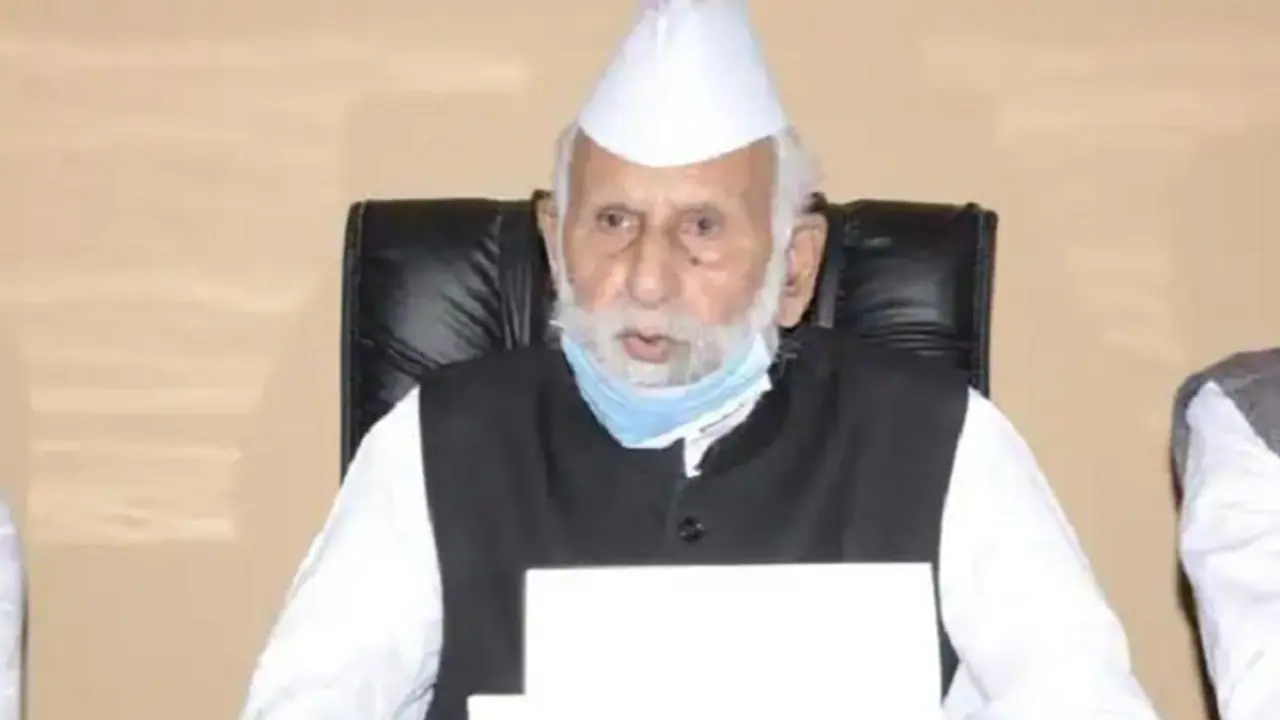 ज्ञानवापी सर्वे में मिले शिवलिंग को लेकर सपा सांसद ने दिया बड़ा बयान, कहा मुसलमानों को डराया जा रहा