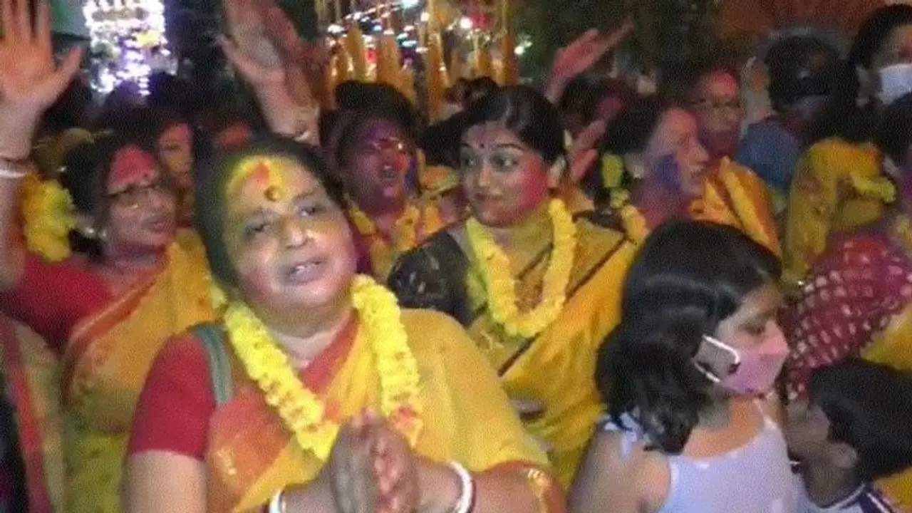 ৩০০ বছরে পদার্পণ করল বরিশা রায়চৌধুরীদের দোল উৎসব, আজ রঙের উচ্ছ্বলতা গোটা রাজ্যে