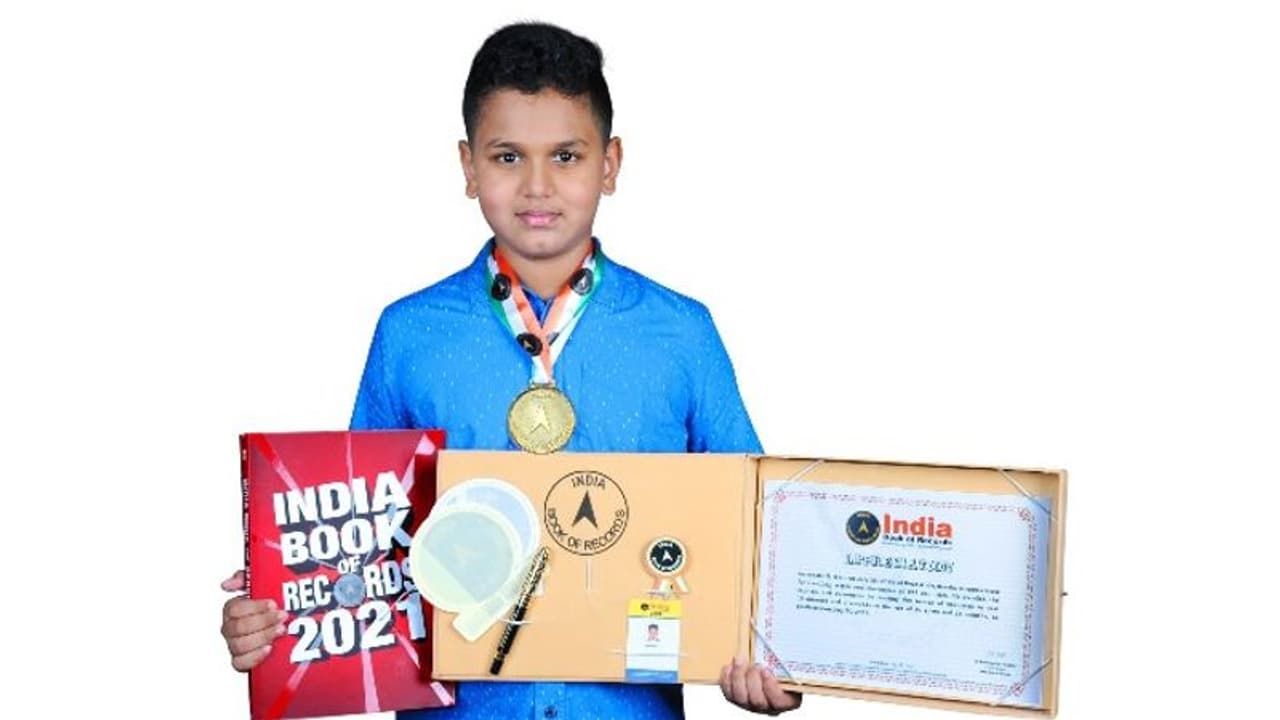 റെക്കോര്ഡുകളുടെ നിറവില് ഷാര്ജയിലെ മലയാളി വിദ്യാര്ത്ഥി റെക്കോര്ഡുകളുടെ നിറവില് ഷാര്ജയിലെ മലയാളി വിദ്യാര്ത്ഥി