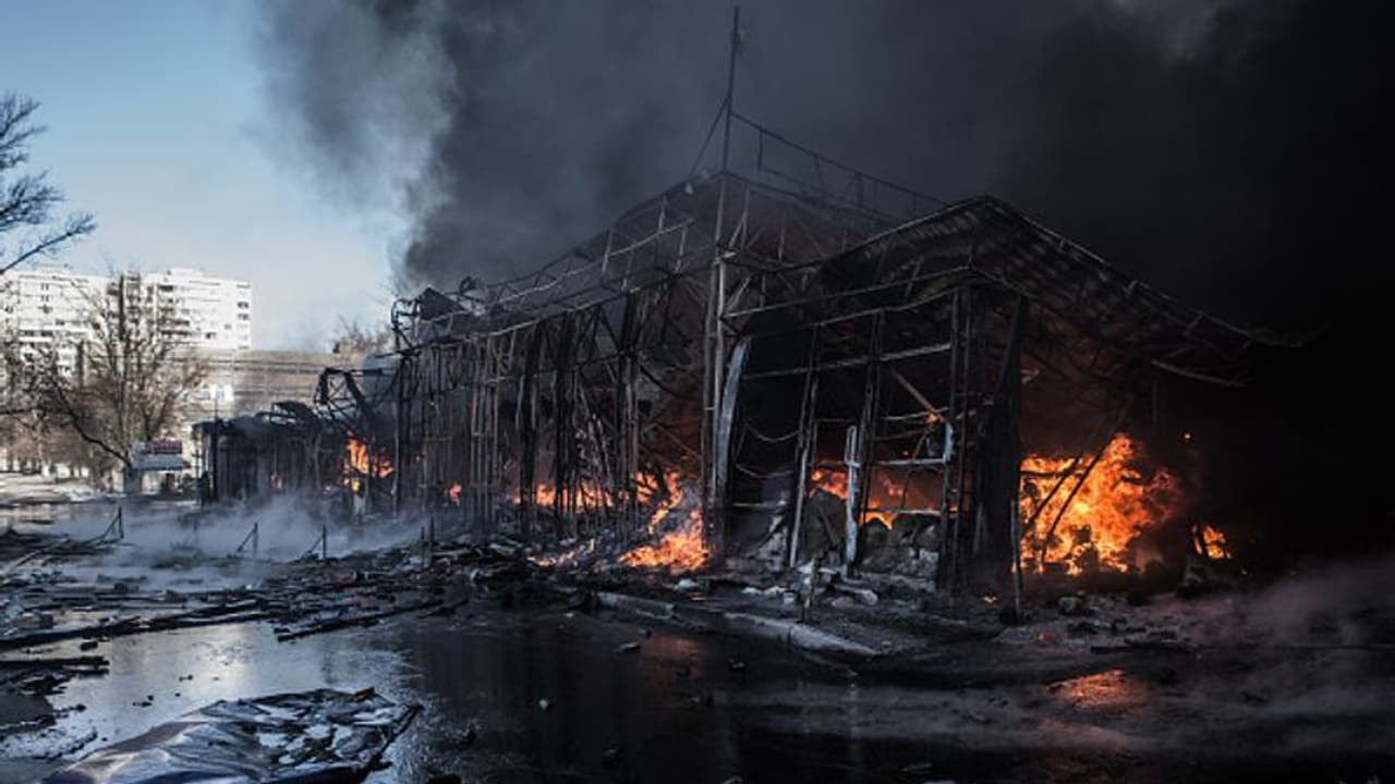 रूस का सैन्य बैरकों पर हमला,100 यूक्रेनी सैनिकों को मौत के घाट उतारा, तबाह बैरकों से 50 से अधिक शव निकाले गए