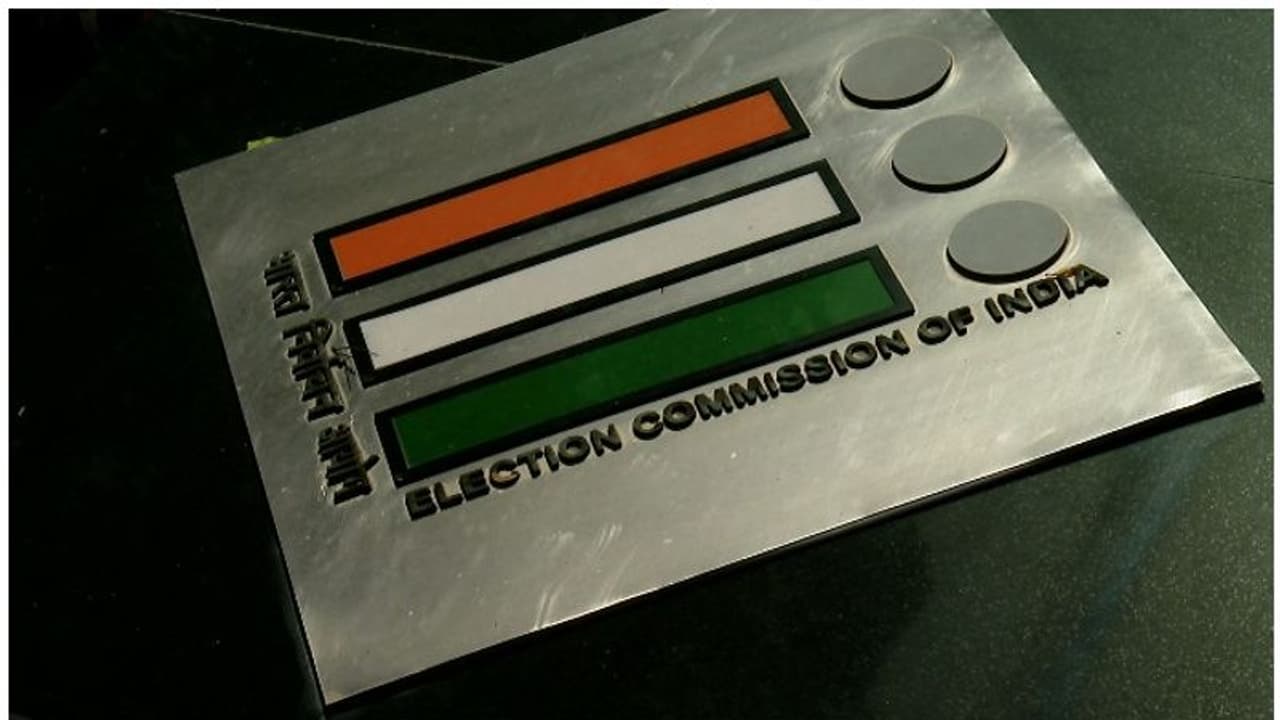 ജമ്മുകശ്മീരില് മണ്ഡല പുനർനിർണയം മെയ് 6 ന് പൂര്ത്തിയാകും, തെരഞ്ഞെടുപ്പിന് ഒരുങ്ങി രാഷ്ട്രീയപാര്ട്ടികള് ജമ്മുകശ്മീരില് മണ്ഡല പുനർനിർണയം മെയ് 6 ന് പൂര്ത്തിയാകും, തെരഞ്ഞെടുപ്പിന് ഒരുങ്ങി രാഷ്ട്രീയപാര്ട്ടികള്