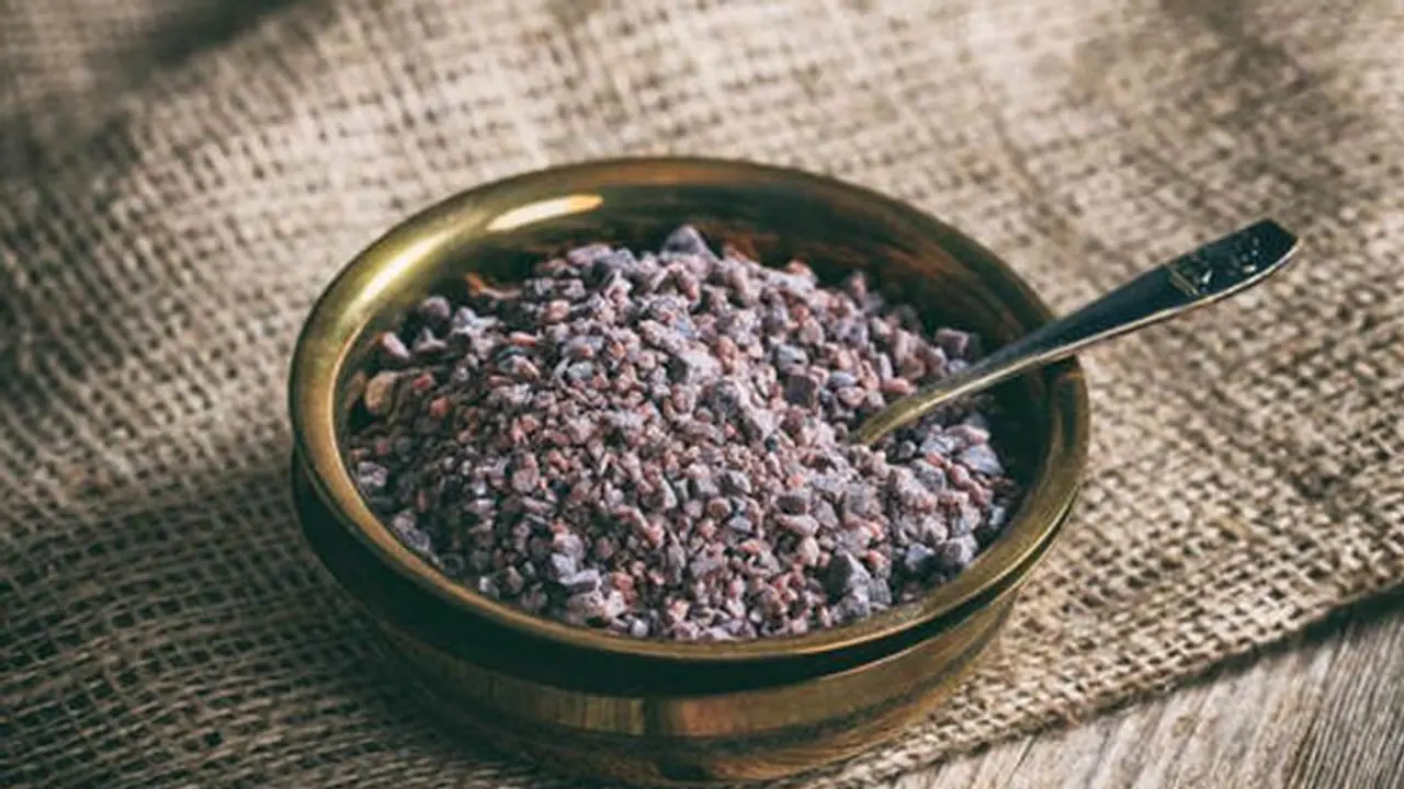 உப்பு போட்டு 'டீ' குடித்தால் இவ்வளவு நன்மைகளா? கெட்ட கொழுப்பு அப்படியே குறையும்!! உப்பு போட்டு 'டீ' குடித்தால் இவ்வளவு நன்மைகளா? கெட்ட கொழுப்பு அப்படியே குறையும்!!