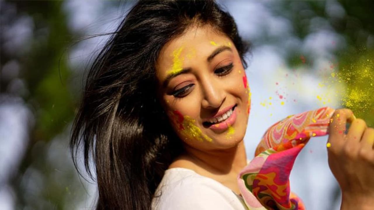 హోలీ 2023: భారత్ లో హోలీ అద్భుతంగా జరుపుకునే ప్రదేశాలు ఇవే...!
