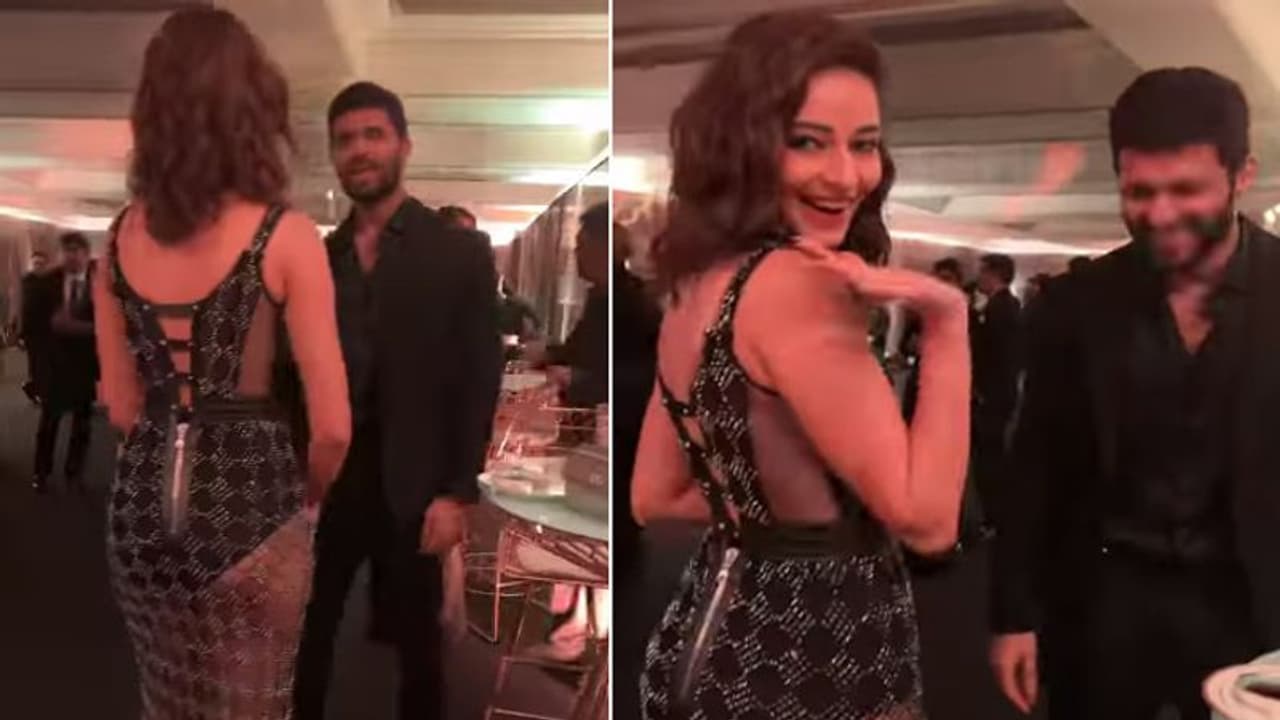 விஜயின் உலகில் தொலைந்த அனன்யா பாண்டே..செம ஹாட் கவர்ச்சியில் பர்த்டே பார்ட்டி