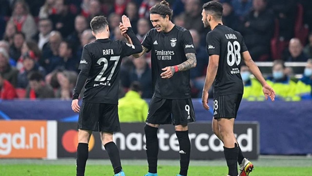 Darwin Nunez wants to move to Liverpool amidst interest from Manchester United Darwin Nunez wants to move to Liverpool amidst interest from Manchester United