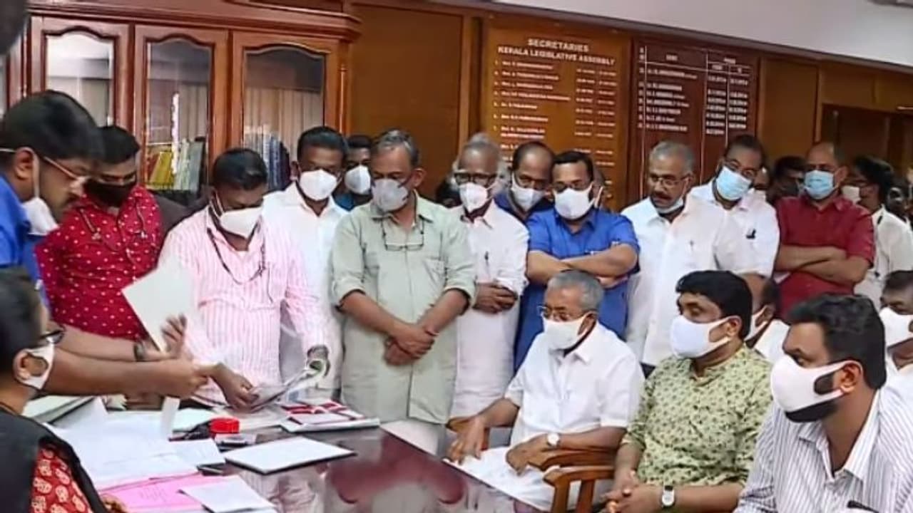 രാജ്യസഭാ തെരഞ്ഞടുപ്പ്: റഹീമും സന്തോഷ് കുമാറും പത്രിക സമർപ്പിച്ചു രാജ്യസഭാ തെരഞ്ഞടുപ്പ്: റഹീമും സന്തോഷ് കുമാറും പത്രിക സമർപ്പിച്ചു