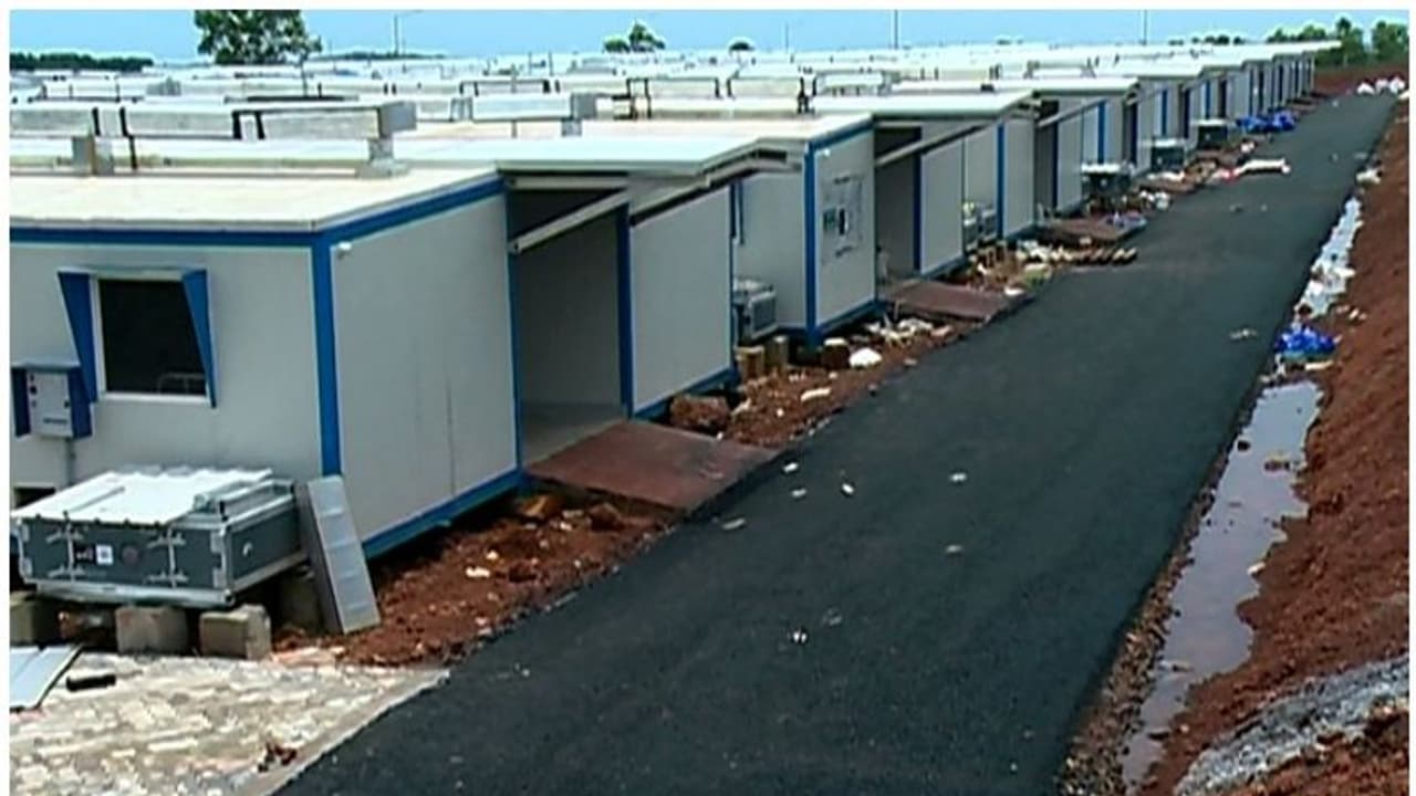 കൂട്ട സ്ഥലംമാറ്റം; ടാറ്റ കൊവിഡ് ആശുപത്രിയുടെ ഭാവി തുലാസില് കൂട്ട സ്ഥലംമാറ്റം; ടാറ്റ കൊവിഡ് ആശുപത്രിയുടെ ഭാവി തുലാസില്