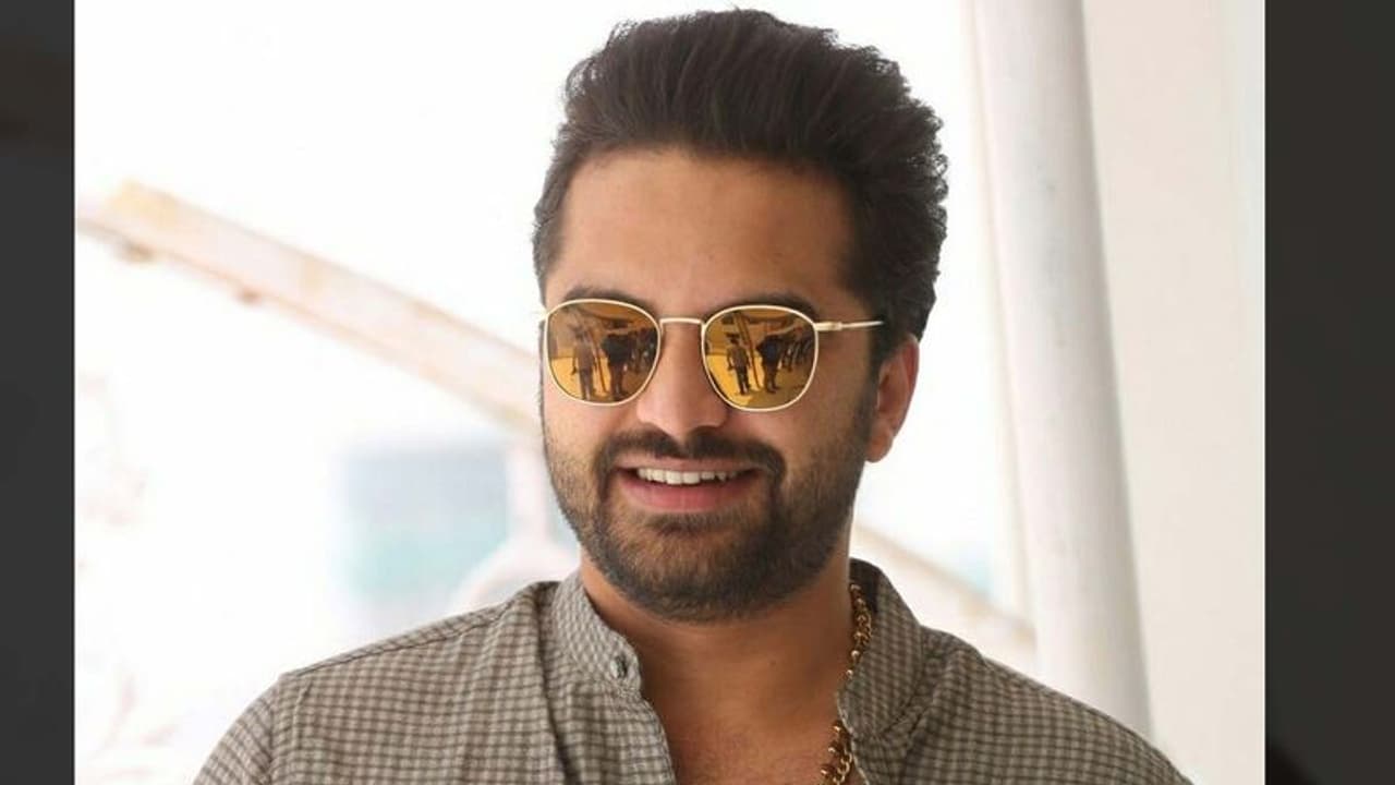 'సితార' లో విశ్వక్సేన్ నెక్ట్స్ ఖరారు, డైరక్టర్ ఎవరంటే.. 'సితార' లో విశ్వక్సేన్ నెక్ట్స్ ఖరారు, డైరక్టర్ ఎవరంటే..