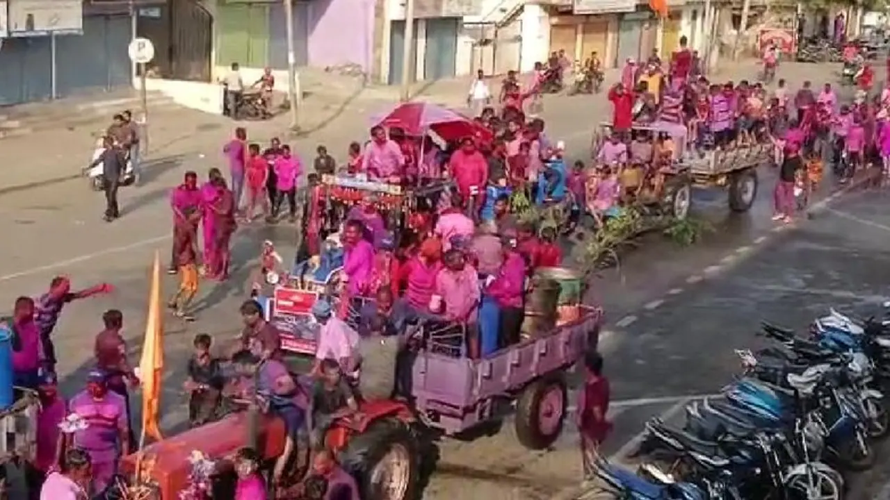 ಬಣ್ಣದಾಟದಲ್ಲಿ ಮಿಂದೆದ್ದ ಬಾಗಲಕೋಟೆ ಜನ..! ಬಣ್ಣದಾಟದಲ್ಲಿ ಮಿಂದೆದ್ದ ಬಾಗಲಕೋಟೆ ಜನ..!