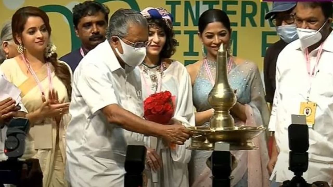 IFFK 2022 : ഉദ്ഘാടന വേദിയില് ലിസ ചലാന്, ഭാവന, അനുരാഗ് കശ്യപ്; ഐഎഫ്എഫ്കെയ്ക്ക് തുടക്കം IFFK 2022 : ഉദ്ഘാടന വേദിയില് ലിസ ചലാന്, ഭാവന, അനുരാഗ് കശ്യപ്; ഐഎഫ്എഫ്കെയ്ക്ക് തുടക്കം