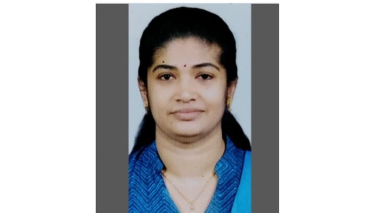 മലയാളി നഴ്സ് സൗദി അറേബ്യയില് മരിച്ചു മലയാളി നഴ്സ് സൗദി അറേബ്യയില് മരിച്ചു