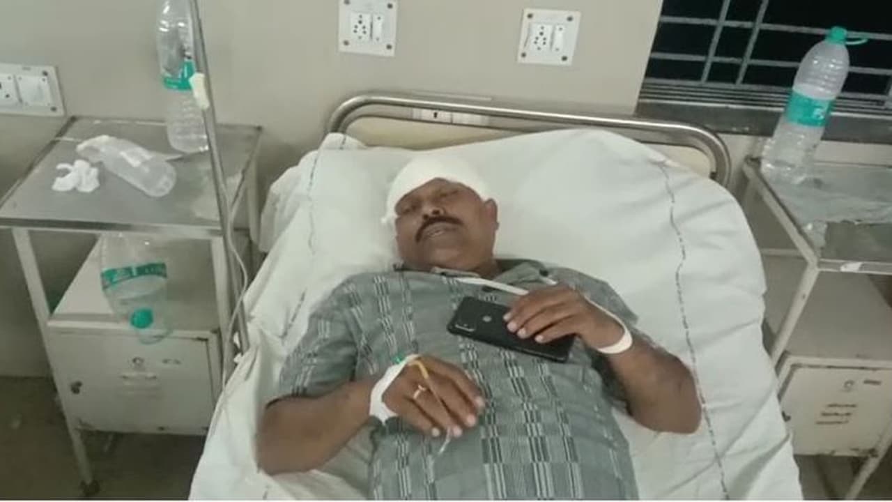 মুখে রং মেখে দোলের সন্ধেতে বসিরহাট স্টেশনে তাণ্ডব একদল যুবকের, আক্রান্ত ওসি সহ ৪ রেল পুলিশ