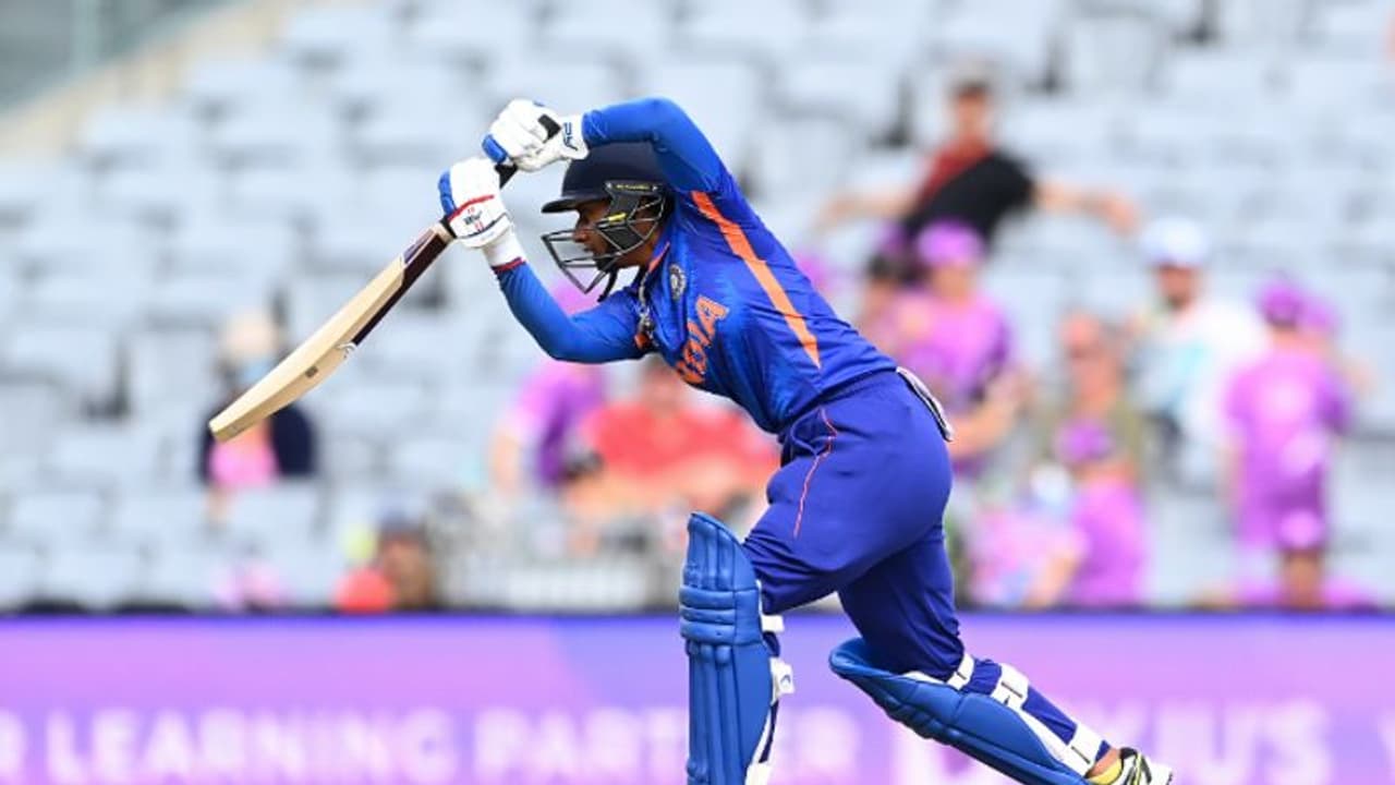 ICC Womens World Cup 2022 : ഇന്ത്യയെ കരകയറ്റിയ ഫിഫ്റ്റി; റെക്കോര്ഡിനൊപ്പം മിതാലി രാജ് ICC Womens World Cup 2022 : ഇന്ത്യയെ കരകയറ്റിയ ഫിഫ്റ്റി; റെക്കോര്ഡിനൊപ്പം മിതാലി രാജ്