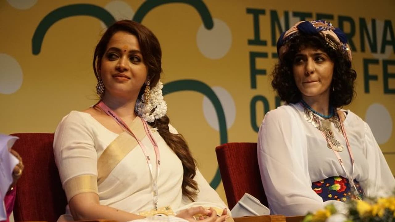 सेक्सुअल असॉल्ट की शिकार एक्ट्रेस 5 साल बाद दिखी मंच पर, बोलीं यह यात्रा आसान नहीं लेकिन... सेक्सुअल असॉल्ट की शिकार एक्ट्रेस 5 साल बाद दिखी मंच पर, बोलीं यह यात्रा आसान नहीं लेकिन...