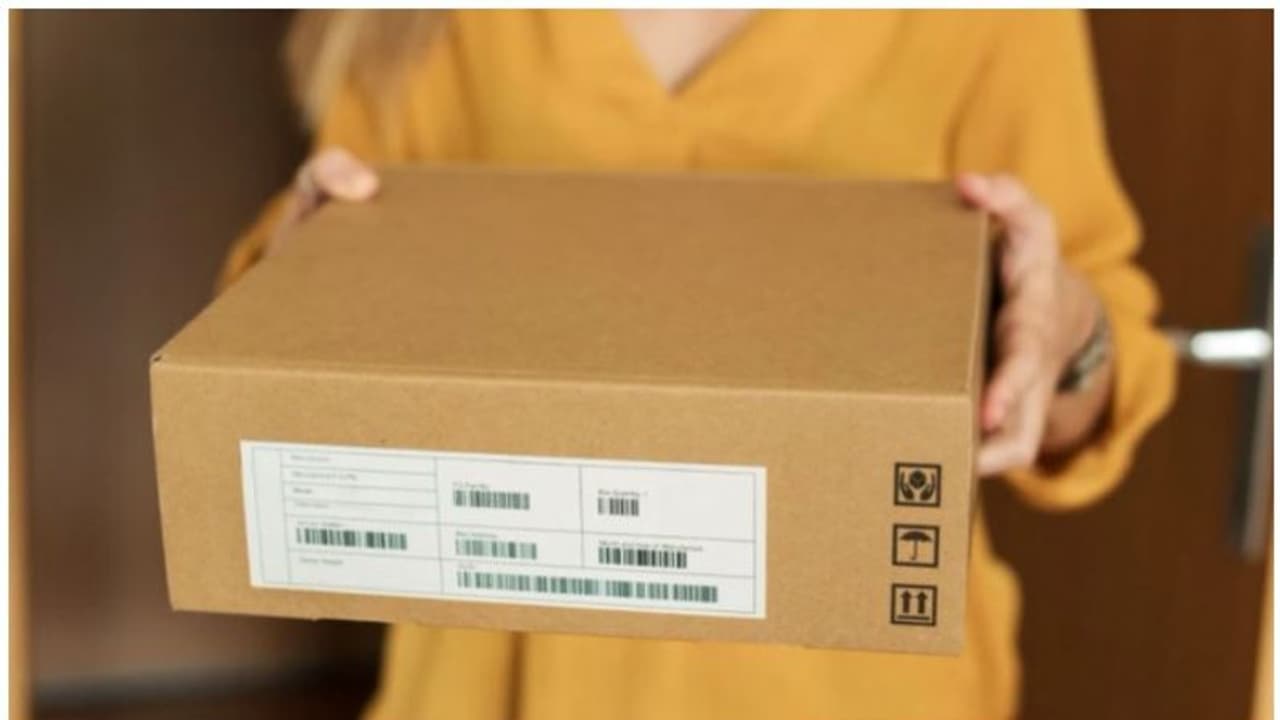 Chocolate Penis : ചോക്ലേറ്റ് ലിംഗം അയച്ച് ഞെട്ടിച്ചു: കമ്പനിക്കെതിരെ കേസ്‌ നൽകാൻ യുവതി