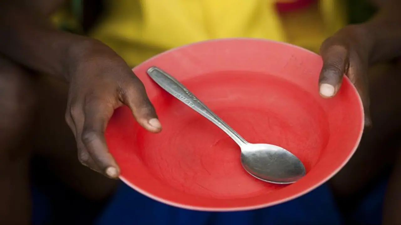 जब 2 दिन भूखा रहने के बाद राजा के बेटे को समझ में आ गया जिंदगी का असली सच जब 2 दिन भूखा रहने के बाद राजा के बेटे को समझ में आ गया जिंदगी का असली सच