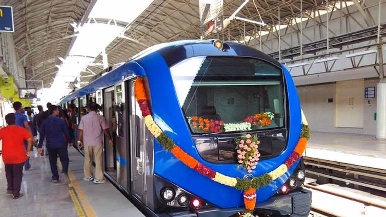 Chennai Metro: அசத்தல் அறிவிப்பு.. இனி மெட்ரோ இரயிலில் பயணிப்பவர்களுக்கு ஜாலி தான்.. வருகிறது புதிய வசதி..
