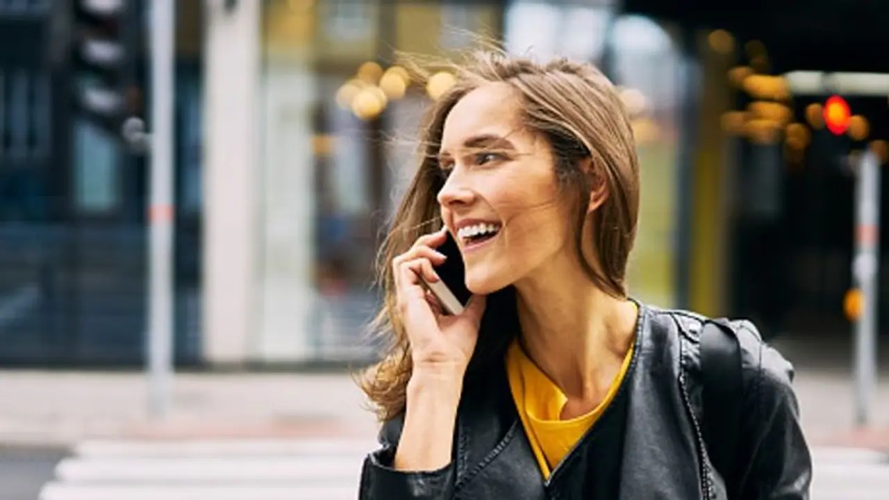 ఫోన్ కాల్ కి ఏ రాశివారు ఎలా రియాక్ట్ అవుతారు..? ఫోన్ కాల్ కి ఏ రాశివారు ఎలా రియాక్ట్ అవుతారు..?