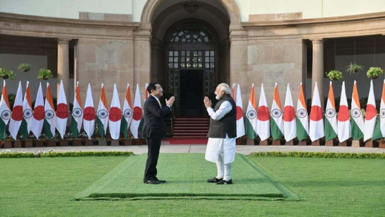 जापान के प्रधानमंत्री भारत दौरे पर कर सकते हैं 3.20 लाख करोड़ रुपए के निवेश की घोषणा, यहां पढ़ें पूरी रिपोर्ट जापान के प्रधानमंत्री भारत दौरे पर कर सकते हैं 3.20 लाख करोड़ रुपए के निवेश की घोषणा, यहां पढ़ें पूरी रिपोर्ट