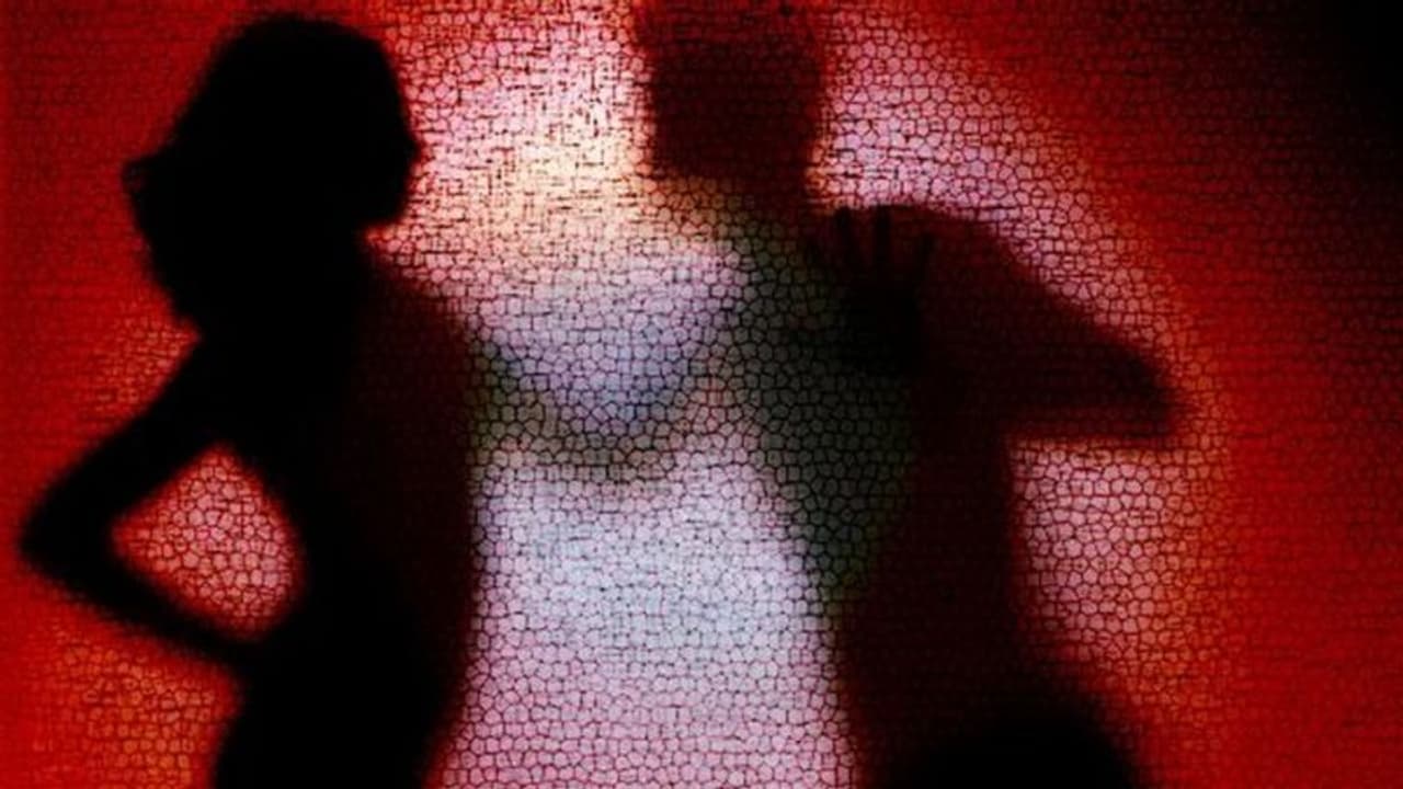 ”நீயும் வேணாம், உன் சொத்தும் வேணாம்..” கள்ளக்காதலால் சின்னாபின்னமாகிய குடும்பம் ! ”நீயும் வேணாம், உன் சொத்தும் வேணாம்..” கள்ளக்காதலால் சின்னாபின்னமாகிய குடும்பம் !